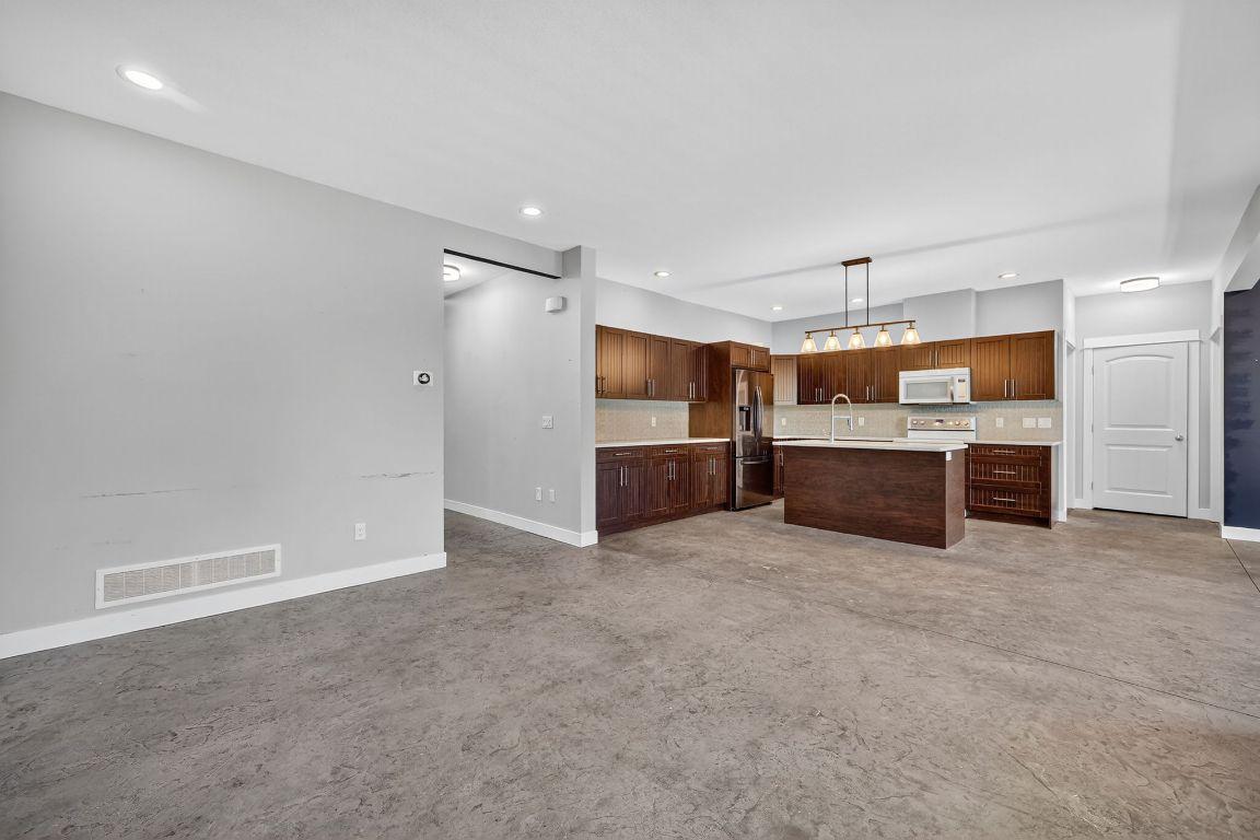 









2043


Elkridge

Drive,
West Kelowna,




BC
V4T 3K1

