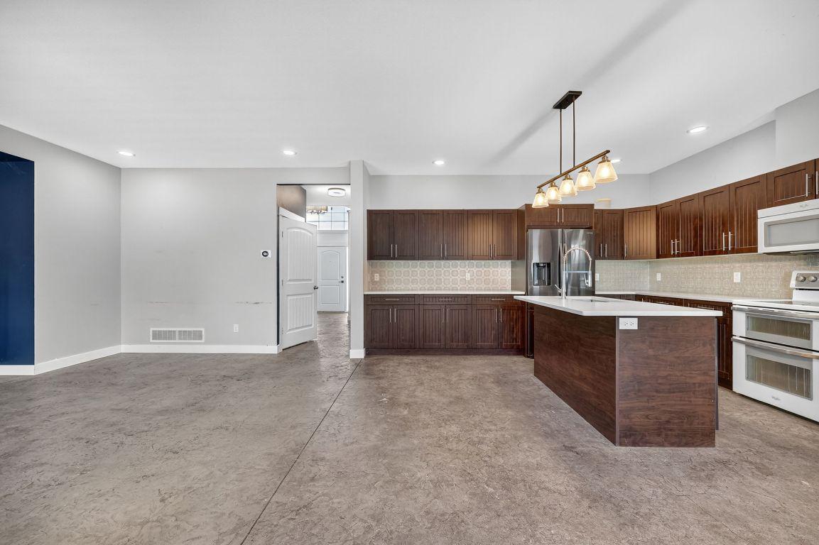 









2043


Elkridge

Drive,
West Kelowna,




BC
V4T 3K1

