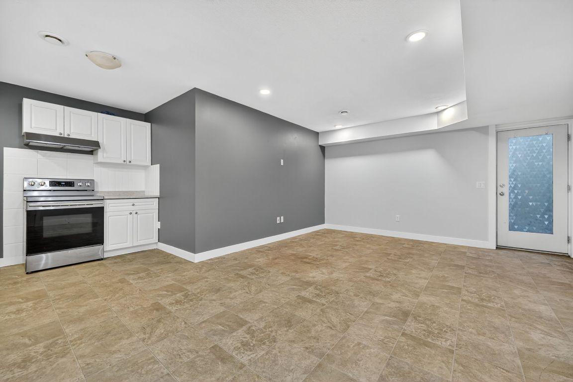 









2043


Elkridge

Drive,
West Kelowna,




BC
V4T 3K1

