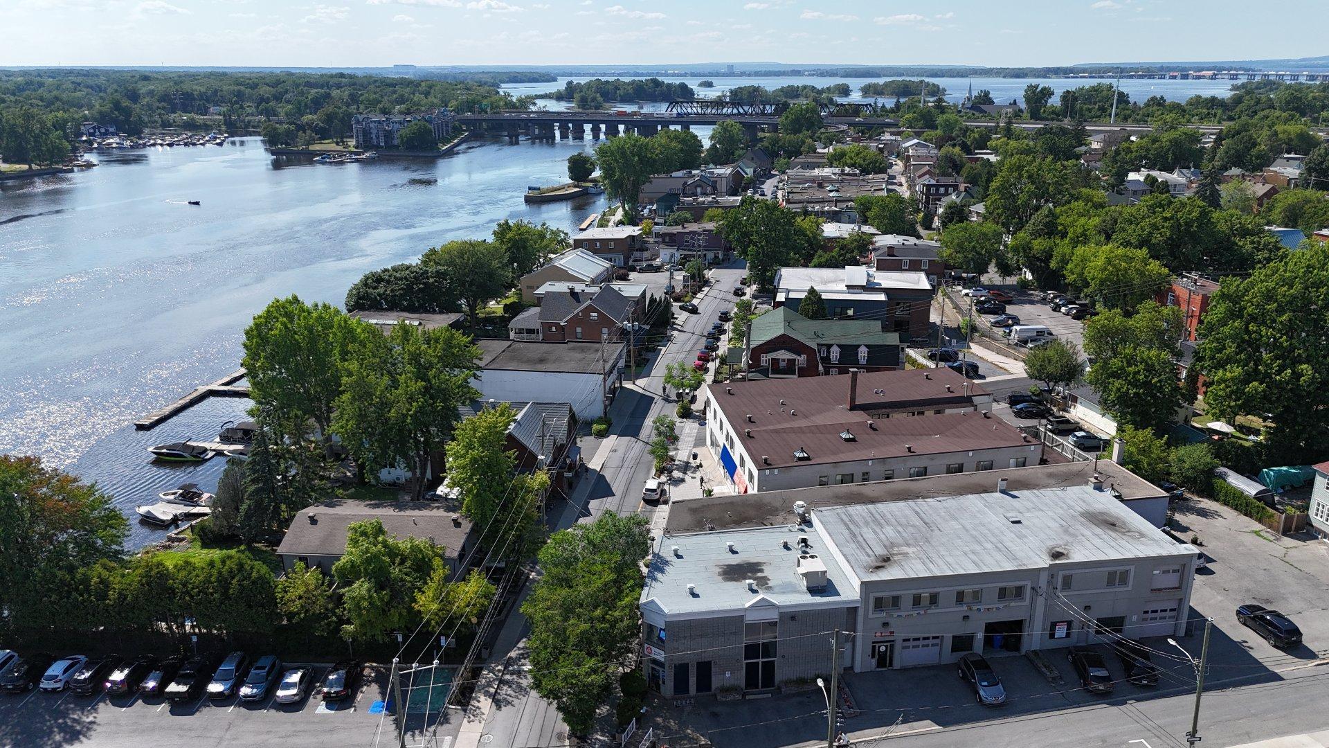 









37

 - 39


Rue Ste-Anne

,
Sainte-Anne-de-Bellevue,




QC
H9X1L4

