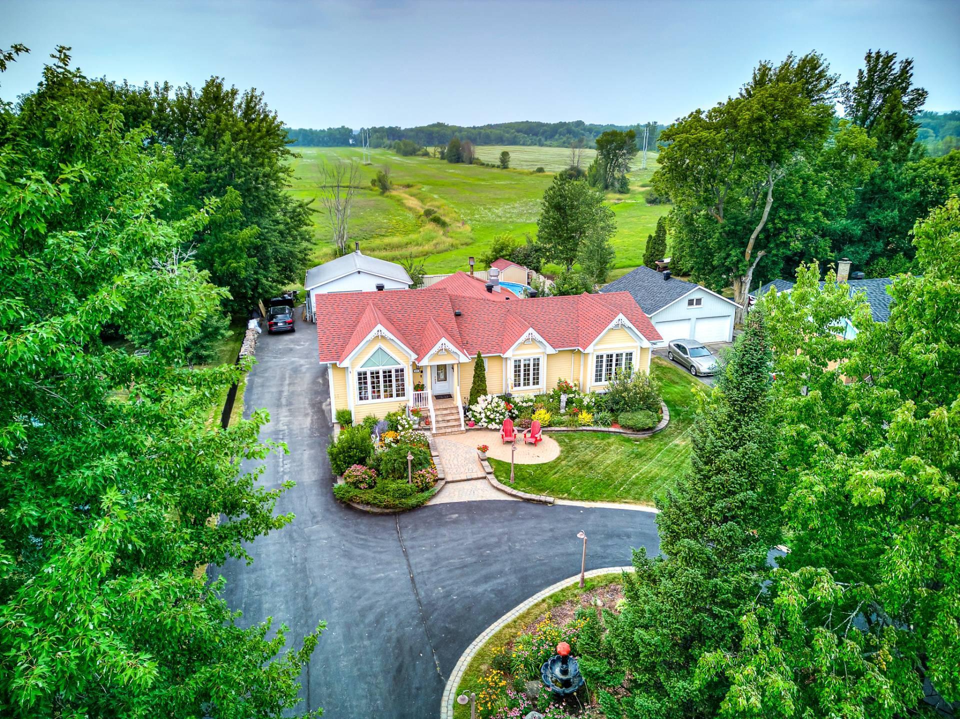 









212


Rue St-François

,
Rigaud,




QC
J0P1P0

