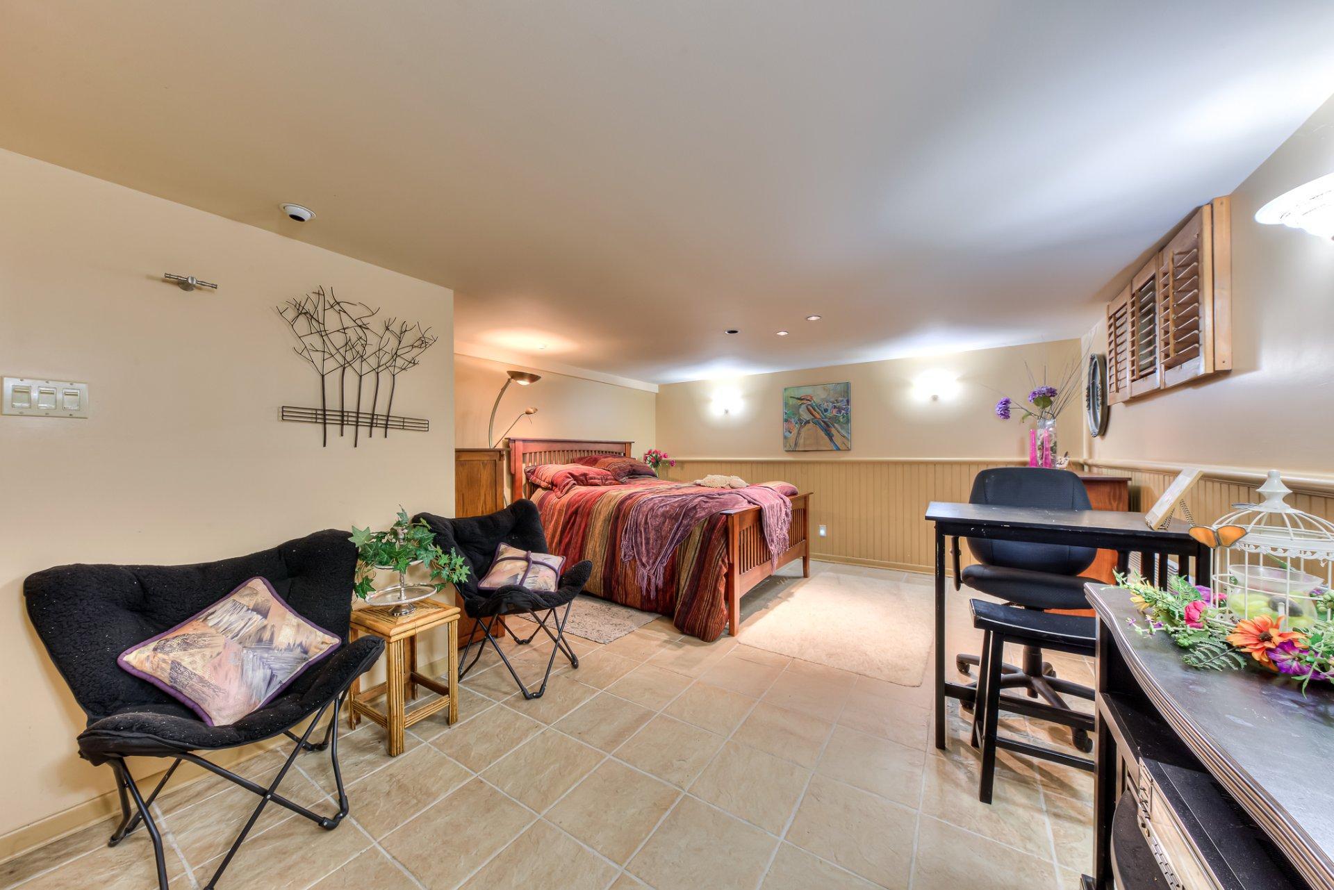 









212


Rue St-François

,
Rigaud,




QC
J0P1P0

