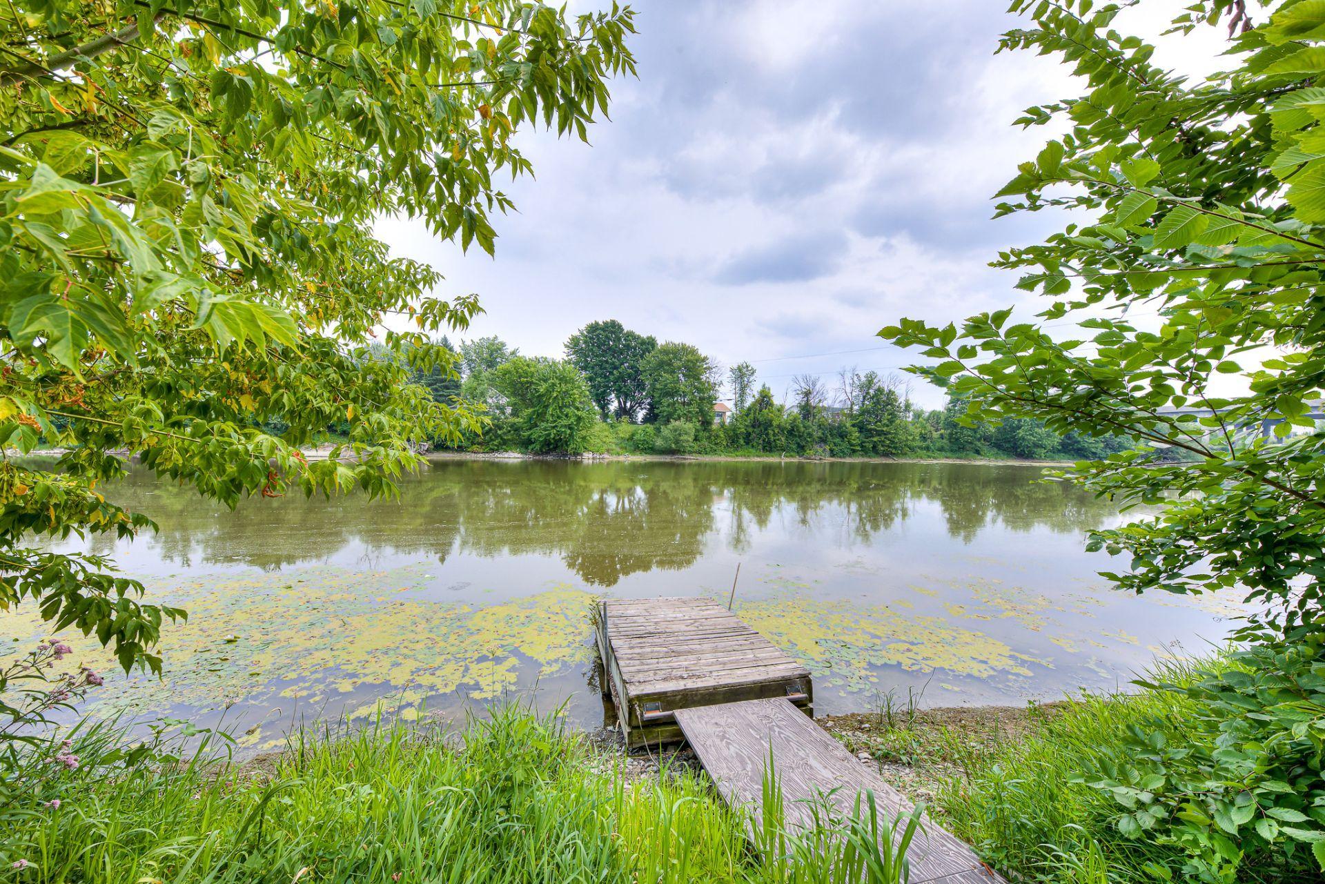 









212


Rue St-François

,
Rigaud,




QC
J0P1P0

