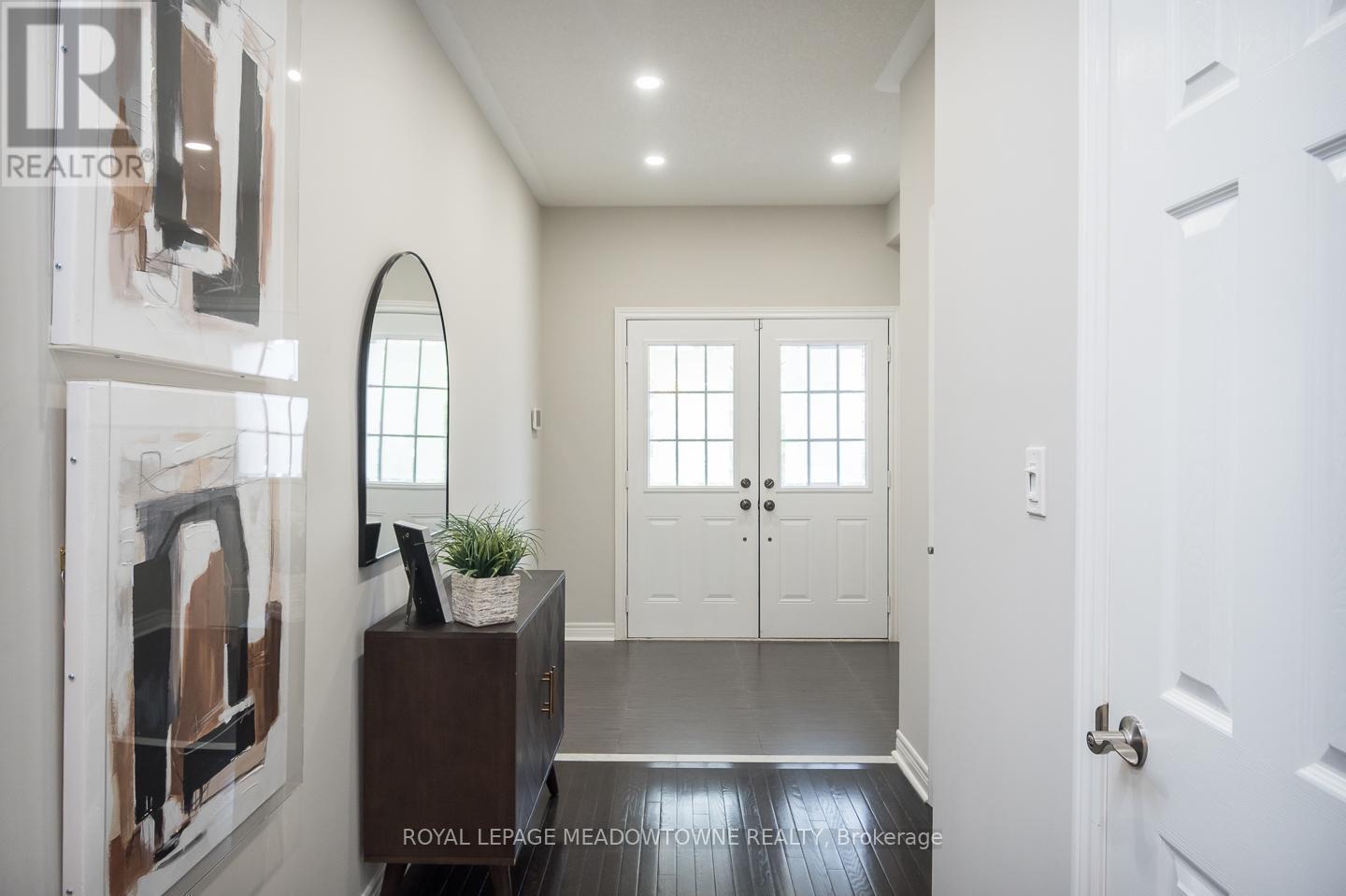 












315 BESSBOROUGH DRIVE

,
Milton,




Ontario
L9T8P5

