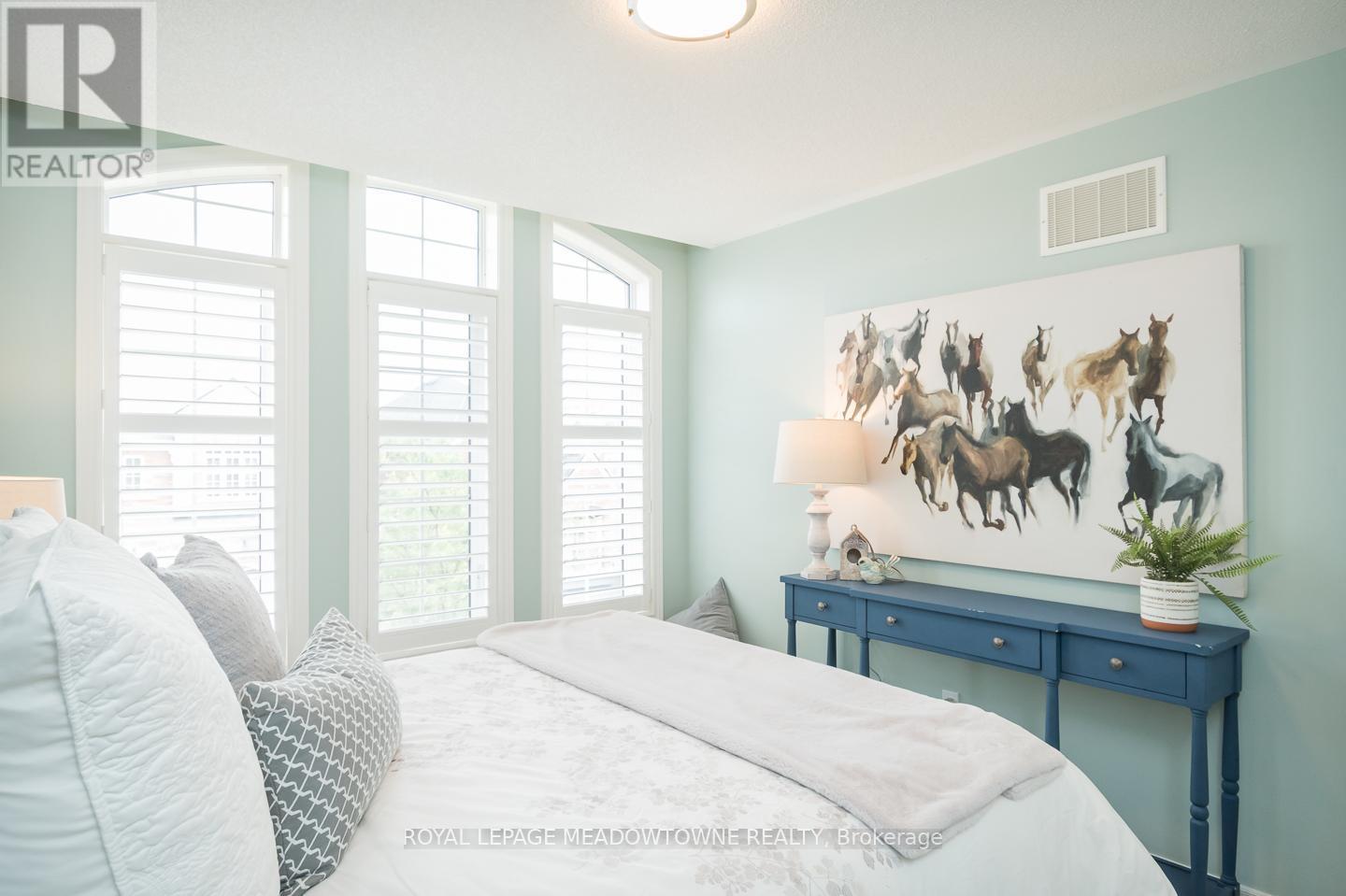 












315 BESSBOROUGH DRIVE

,
Milton,




Ontario
L9T8P5

