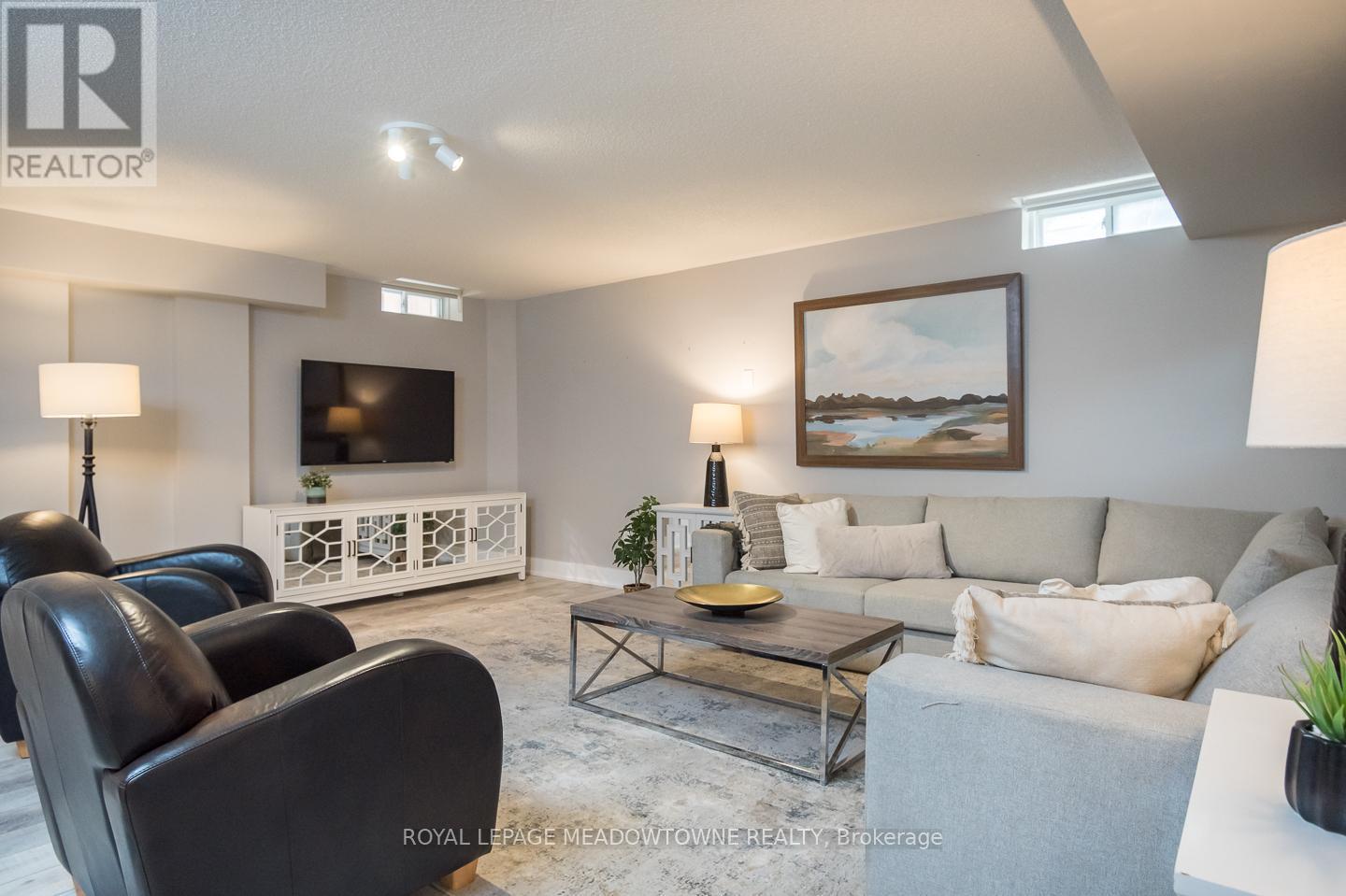 












315 BESSBOROUGH DRIVE

,
Milton,




Ontario
L9T8P5

