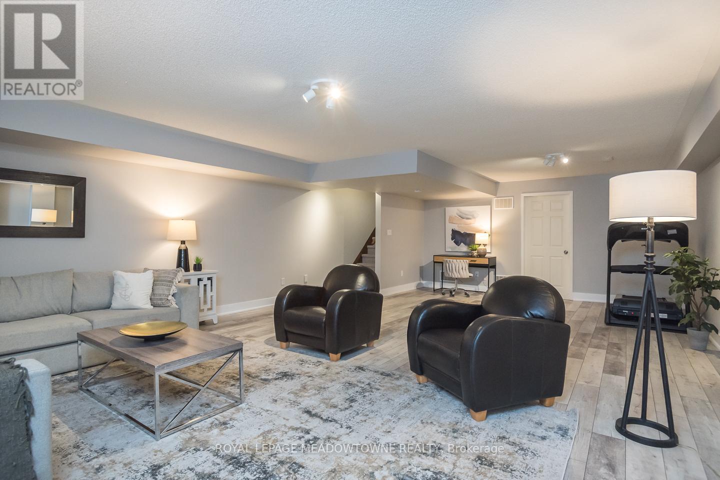 












315 BESSBOROUGH DRIVE

,
Milton,




Ontario
L9T8P5

