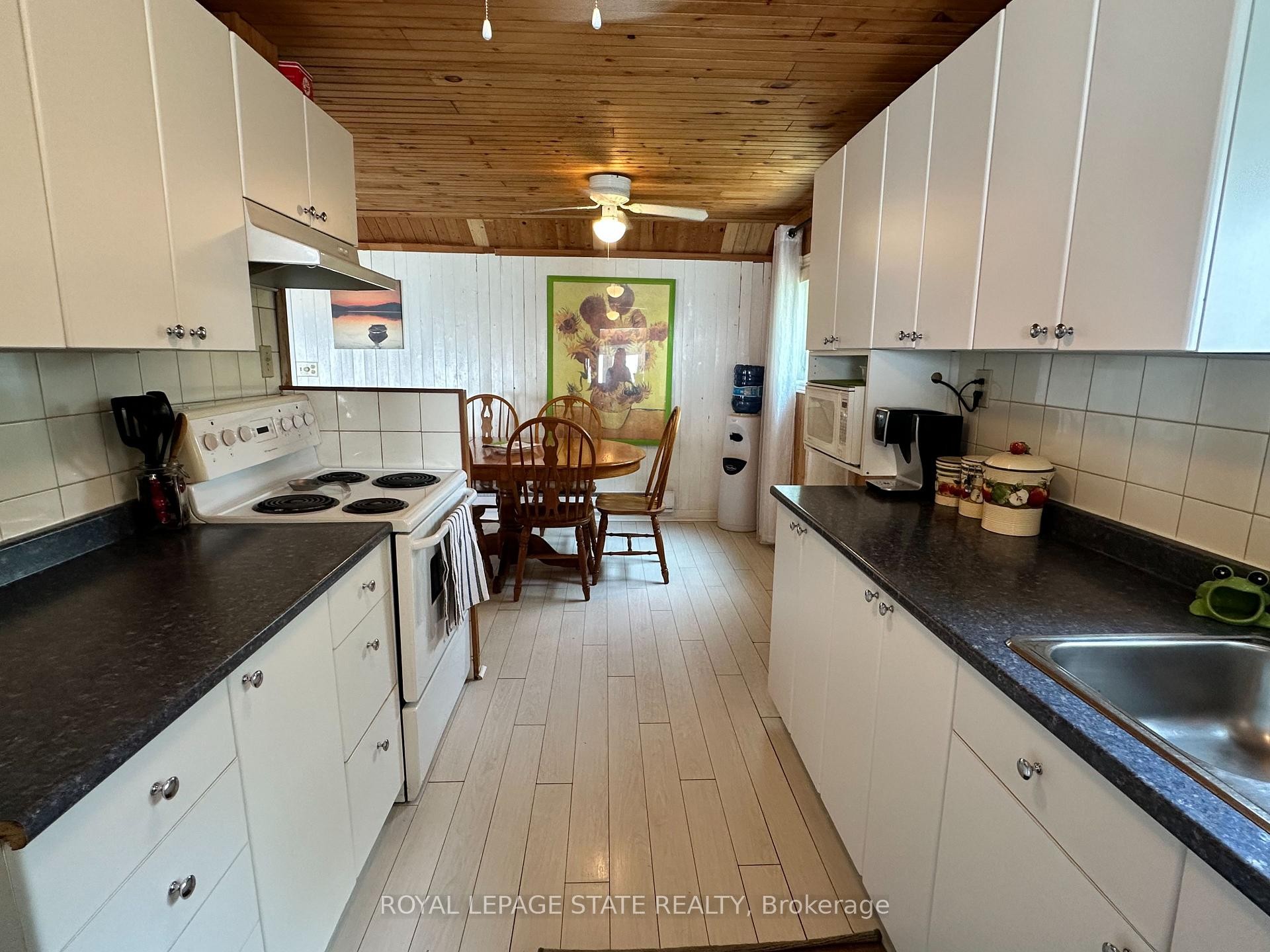 









2110


Lakeshore

Road,
Haldimand,




ON
N1A 2W8


