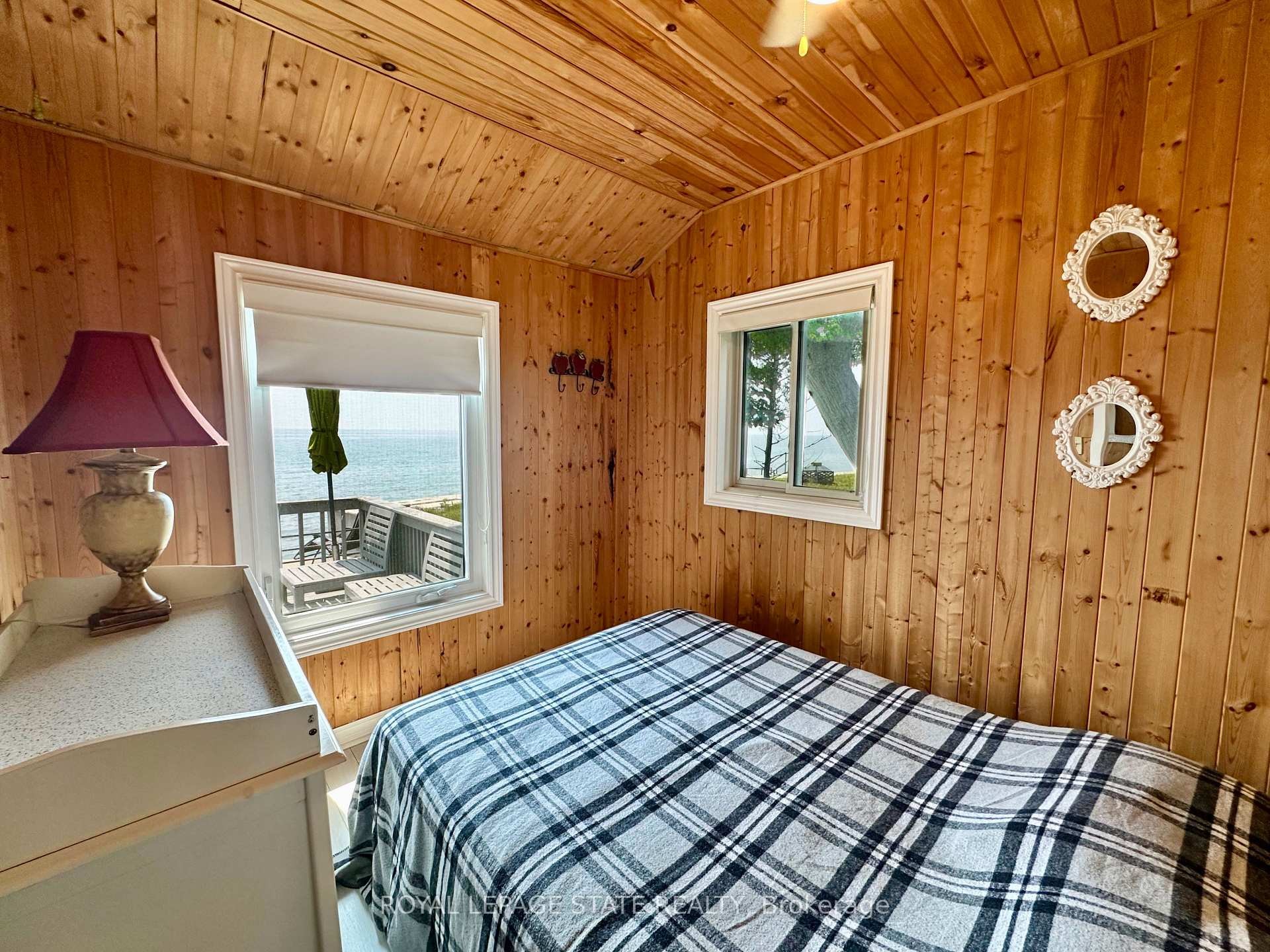 









2110


Lakeshore

Road,
Haldimand,




ON
N1A 2W8

