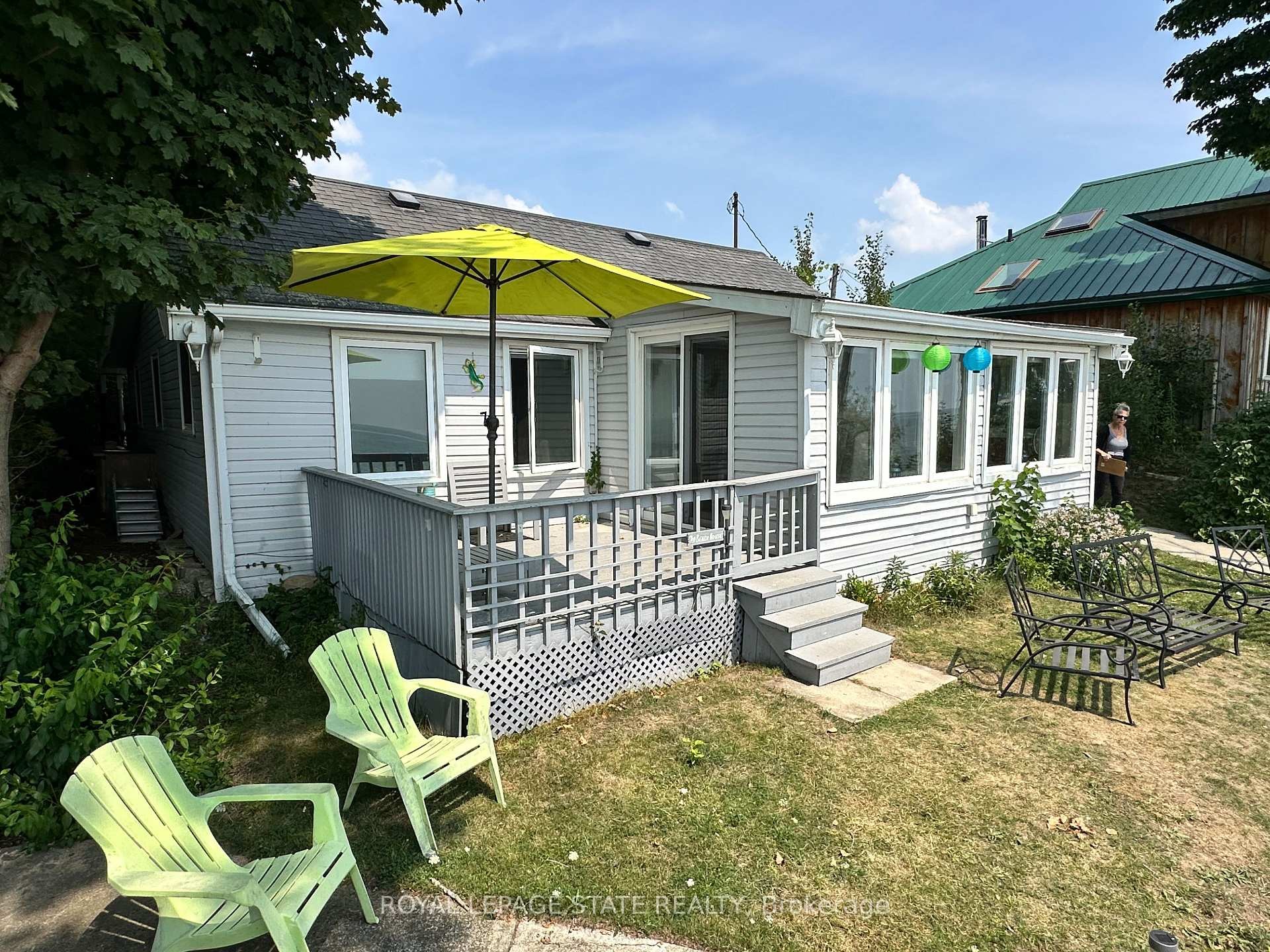 









2110


Lakeshore

Road,
Haldimand,




ON
N1A 2W8

