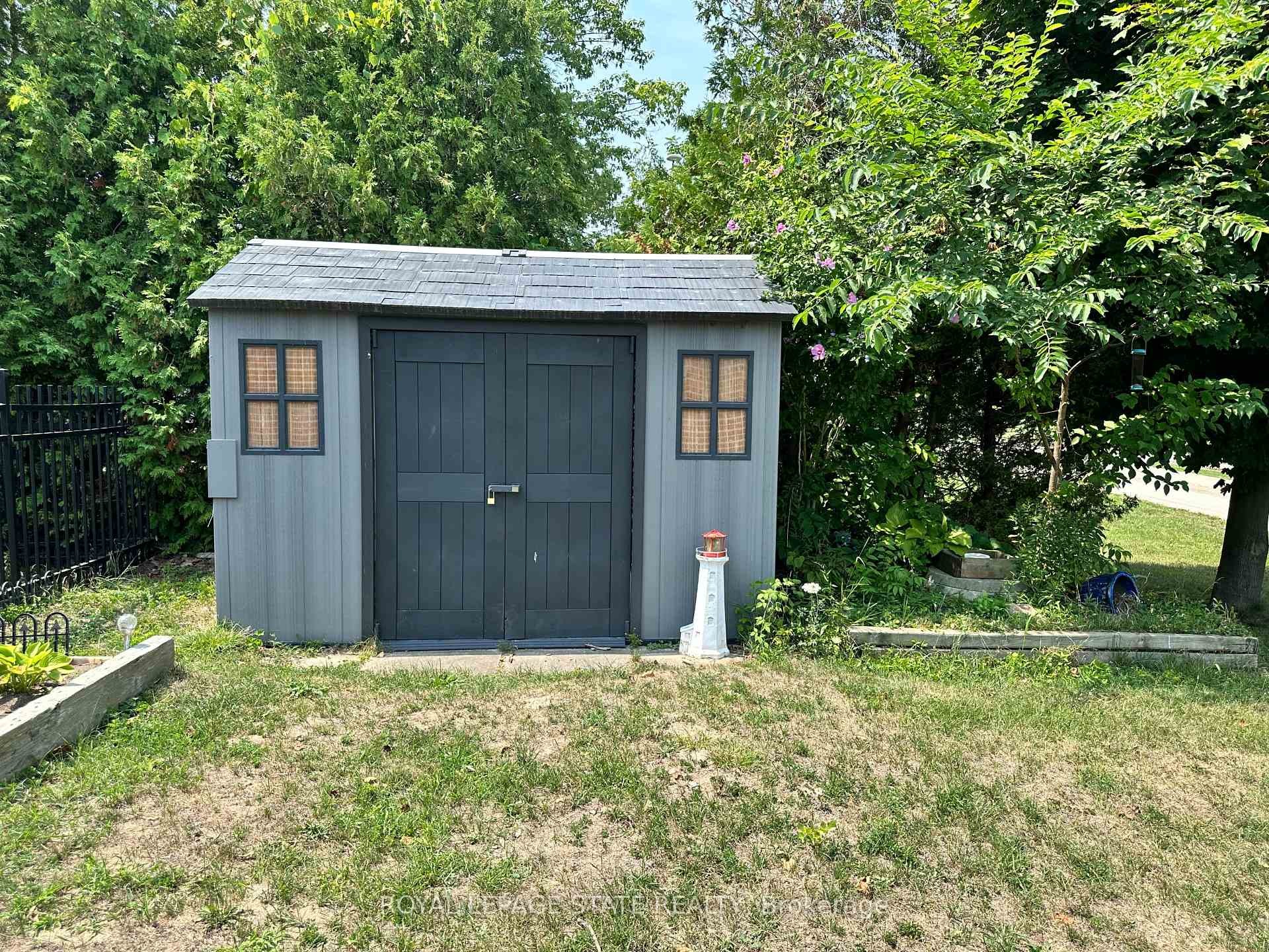 









2110


Lakeshore

Road,
Haldimand,




ON
N1A 2W8

