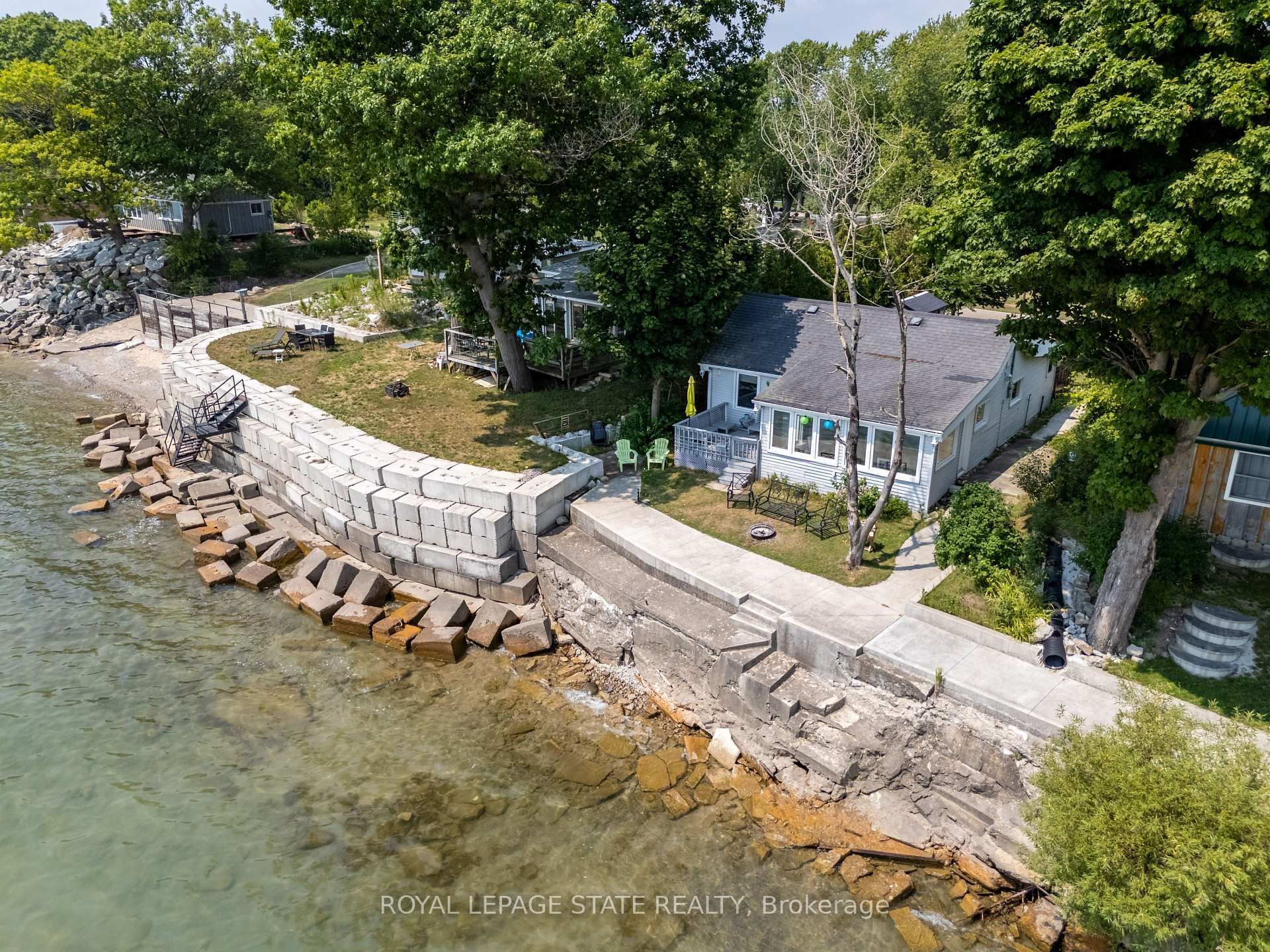 









2110


Lakeshore

Road,
Haldimand,




ON
N1A 2W8

