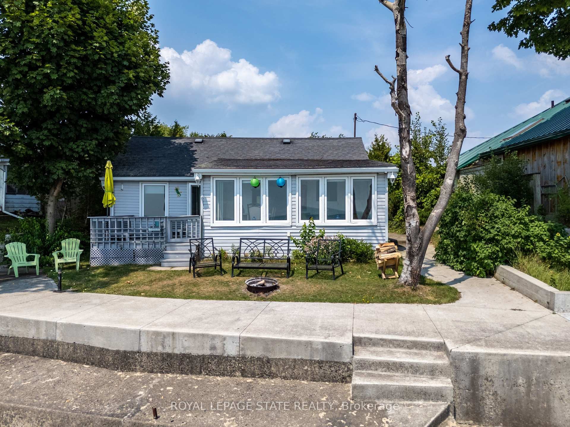 









2110


Lakeshore

Road,
Haldimand,




ON
N1A 2W8

