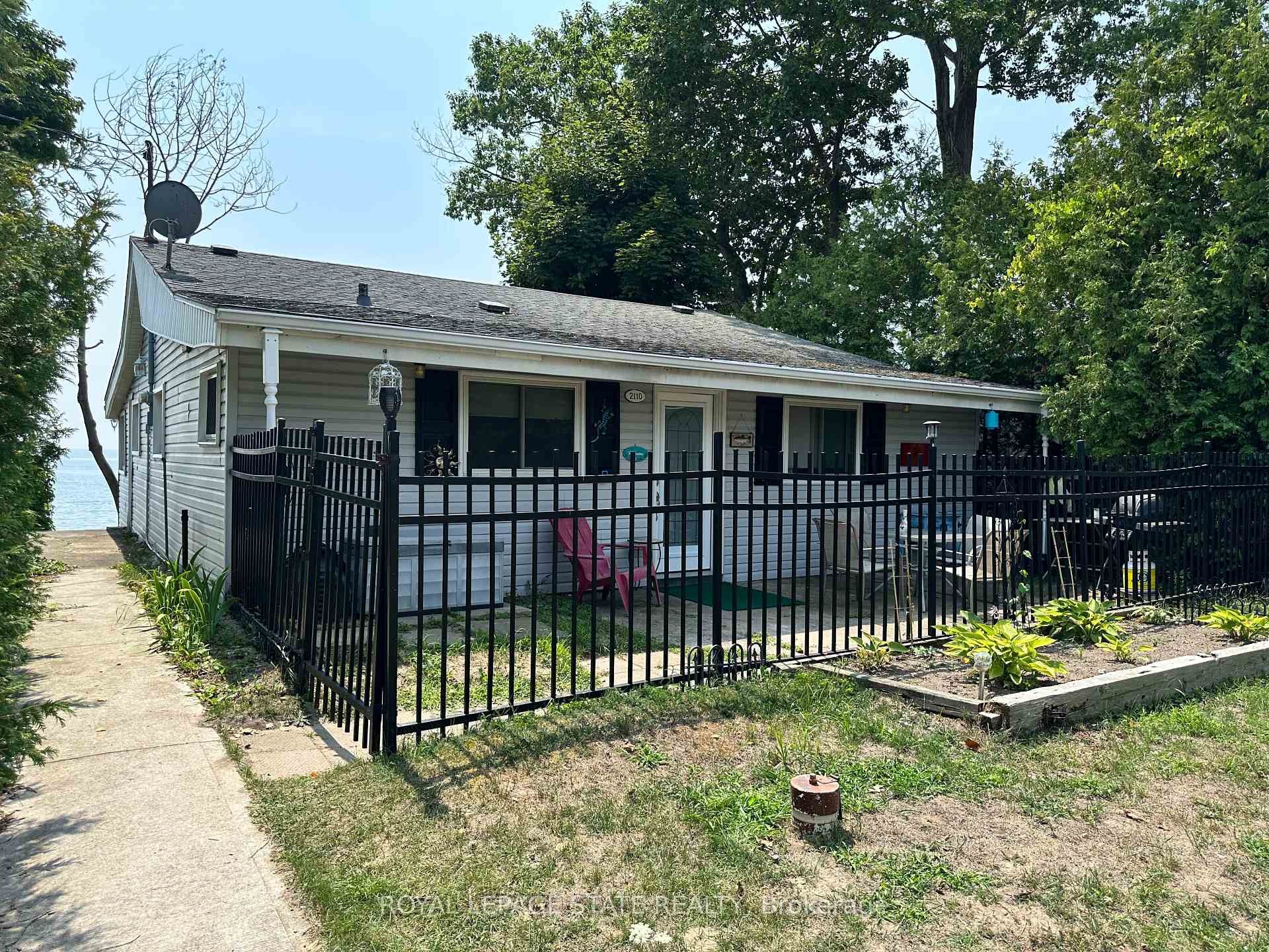 









2110


Lakeshore

Road,
Haldimand,




ON
N1A 2W8

