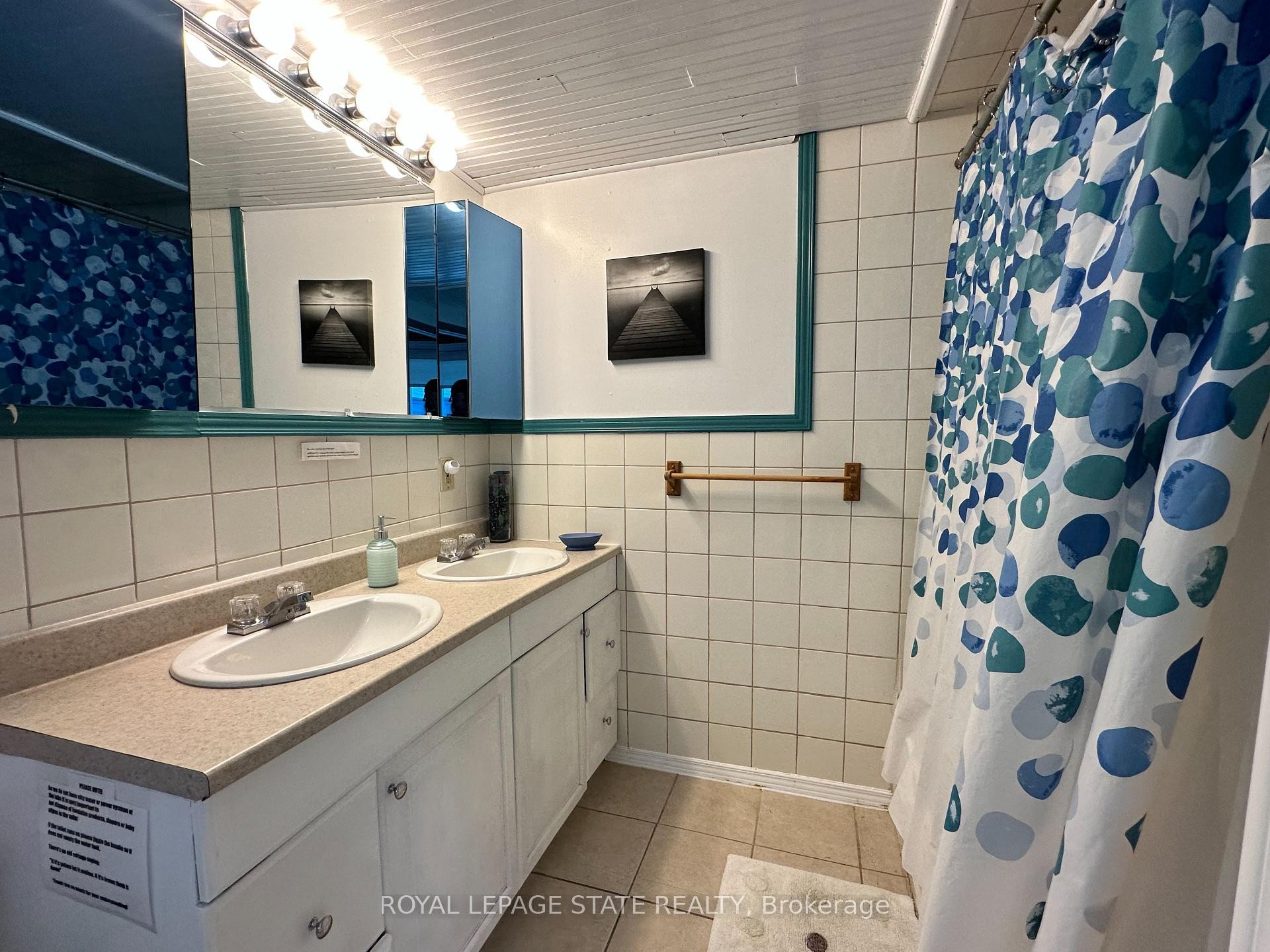 









2110


Lakeshore

Road,
Haldimand,




ON
N1A 2W8

