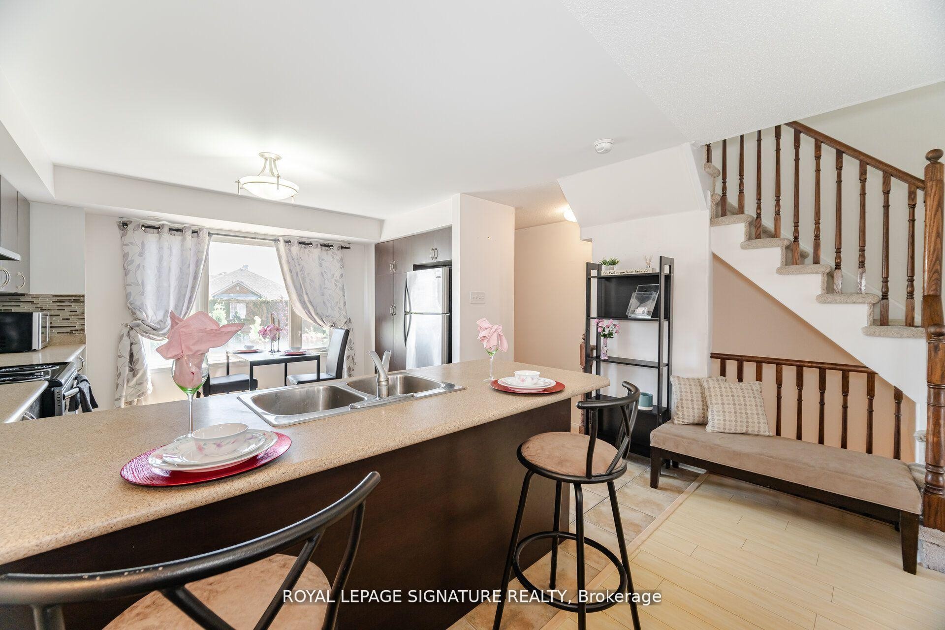 









4855


Half Moon

Grove, 3,
Mississauga,




ON
L5M 8C7

