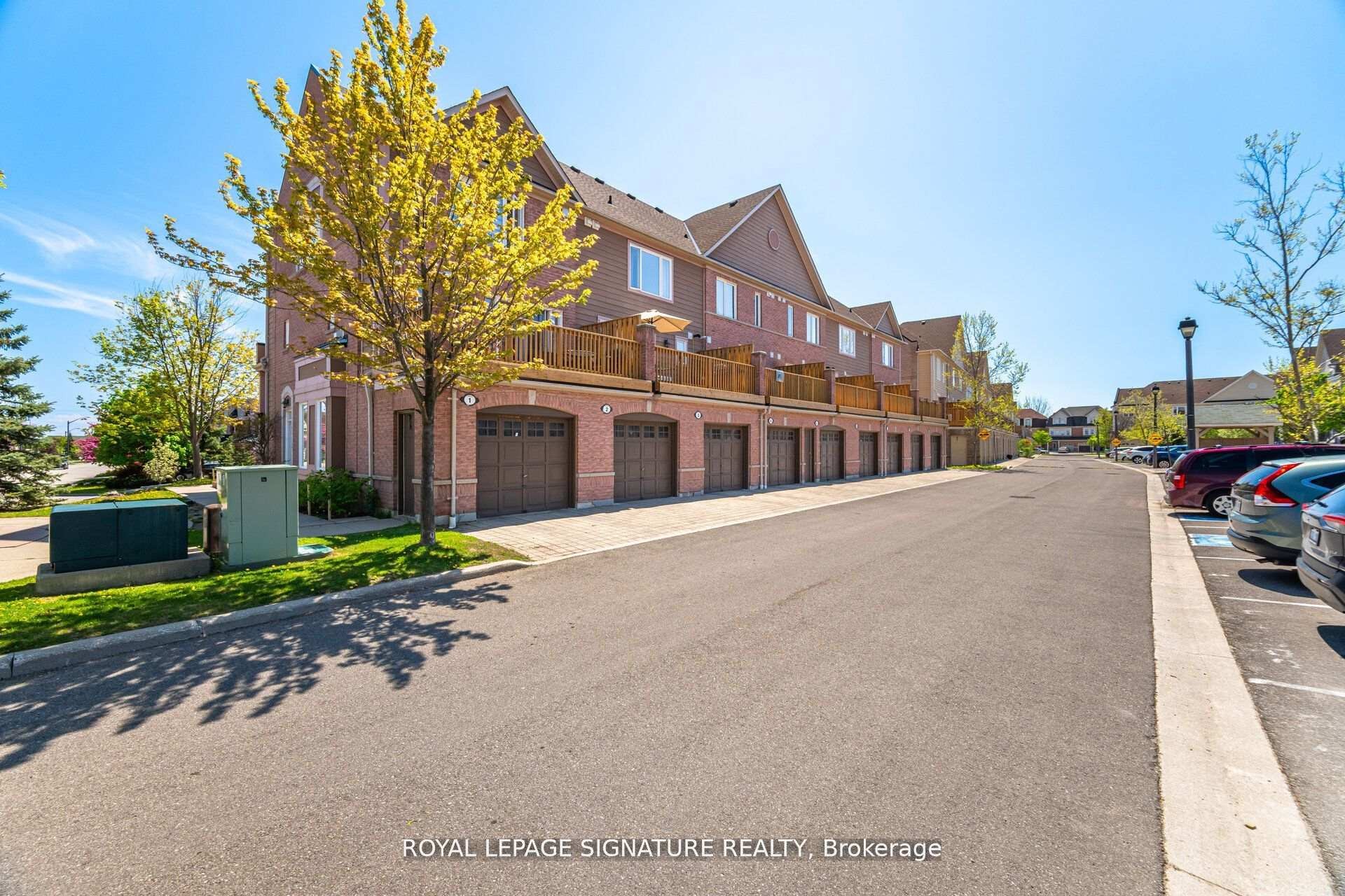 









4855


Half Moon

Grove, 3,
Mississauga,




ON
L5M 8C7

