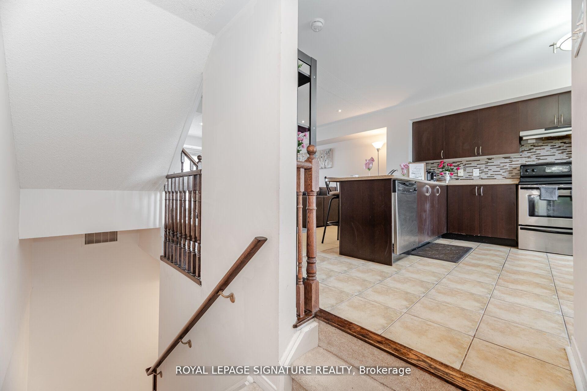 









4855


Half Moon

Grove, 3,
Mississauga,




ON
L5M 8C7

