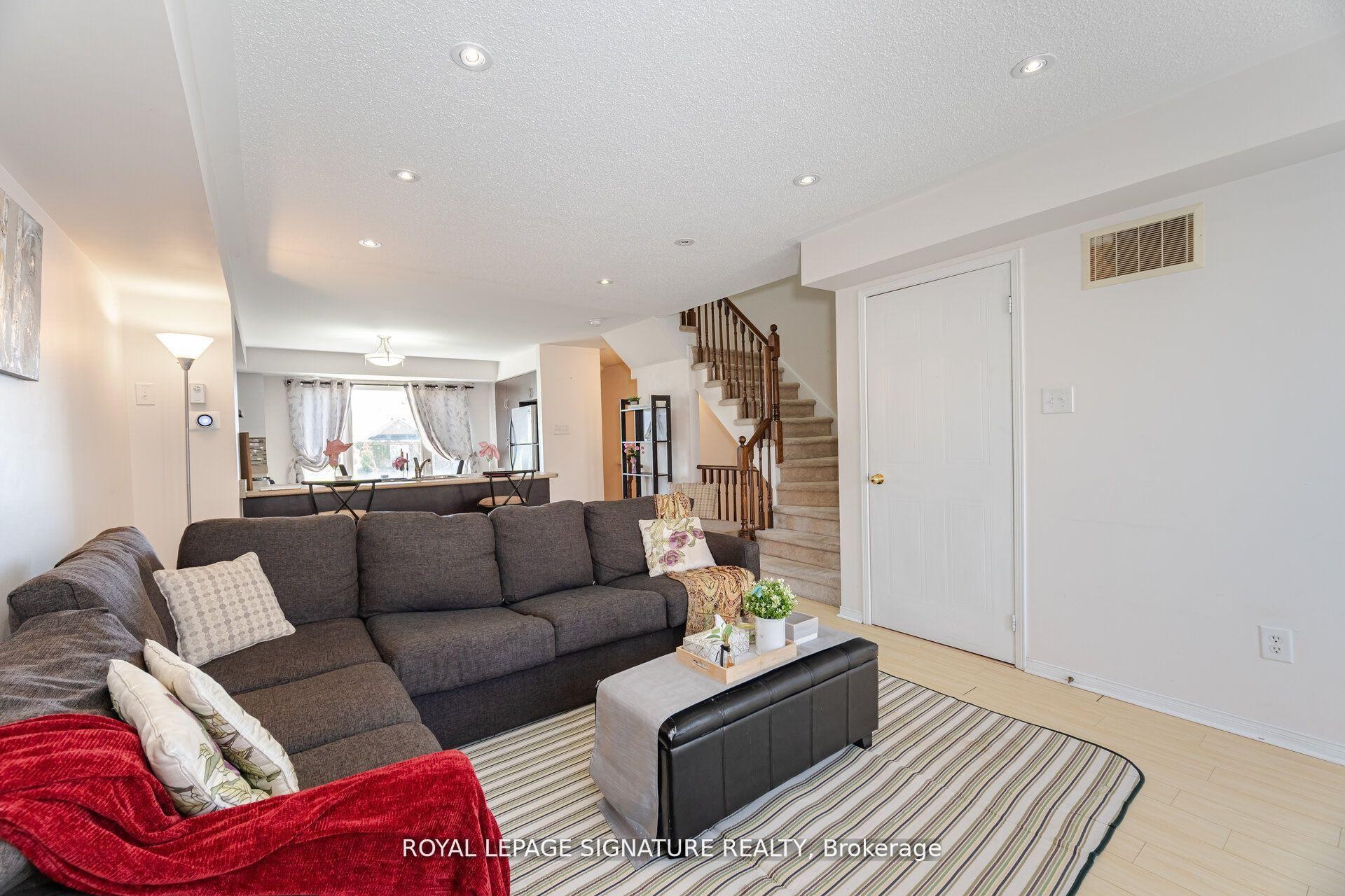 









4855


Half Moon

Grove, 3,
Mississauga,




ON
L5M 8C7

