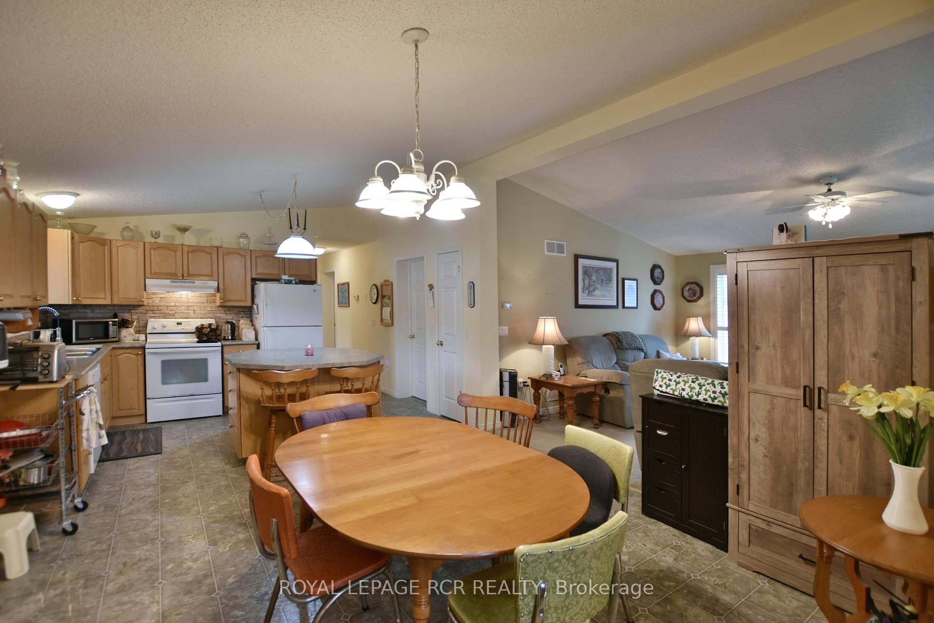 









9


Indiana

Avenue,
Wasaga Beach,




ON
L0L 2P0


