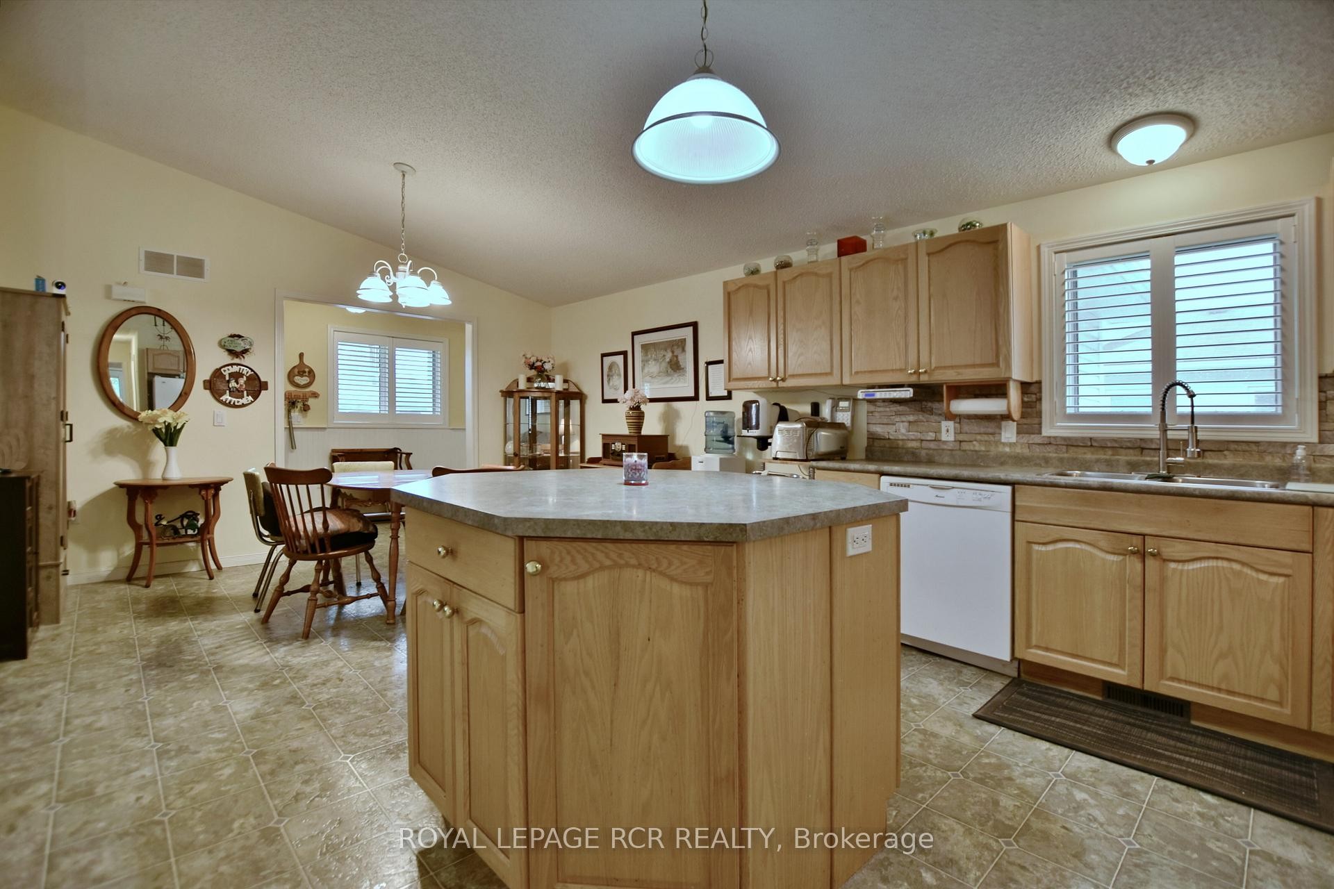 









9


Indiana

Avenue,
Wasaga Beach,




ON
L0L 2P0


