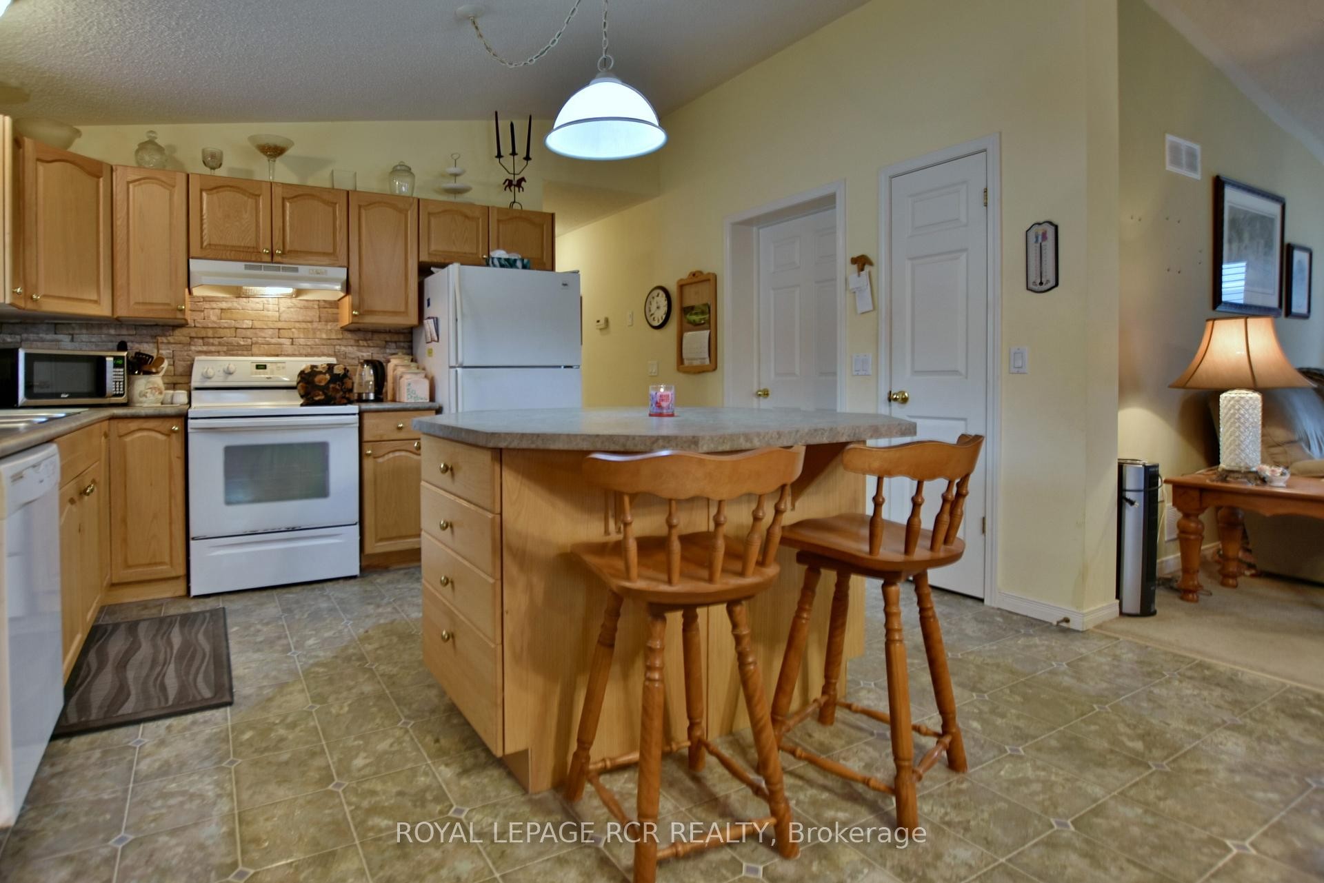 









9


Indiana

Avenue,
Wasaga Beach,




ON
L0L 2P0

