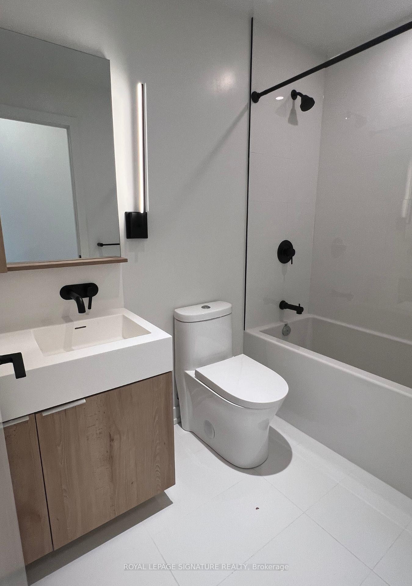 









117


Broadway

Avenue, 1102,
Toronto,




ON
M4P 1V5


