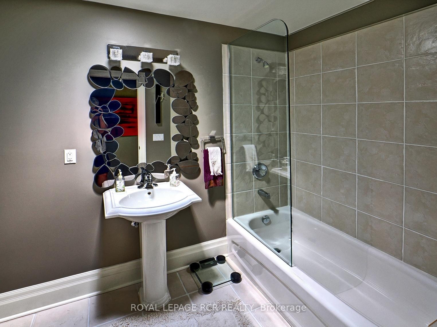 









28


Reddington

Drive, 2,
Caledon,




ON
L7E 0E4

