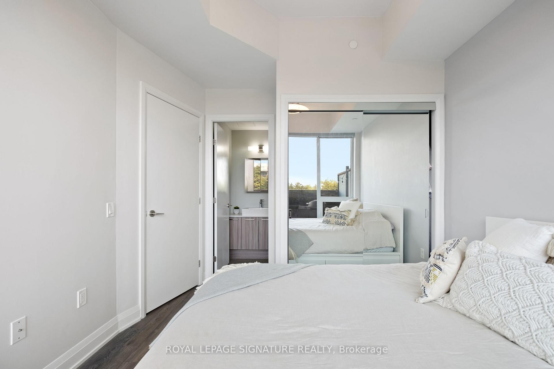 









4800


Highway 7

N/A, 316,
Vaughan,




ON
L4L 1H8

