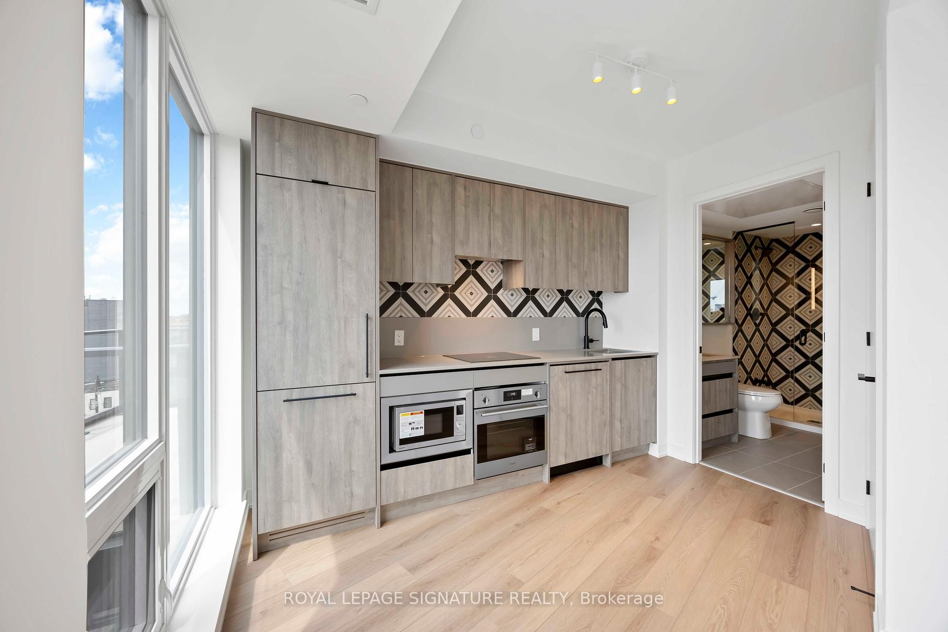 









1200


Dundas

Street West, 803,
Toronto,




ON
M6J 1X4

