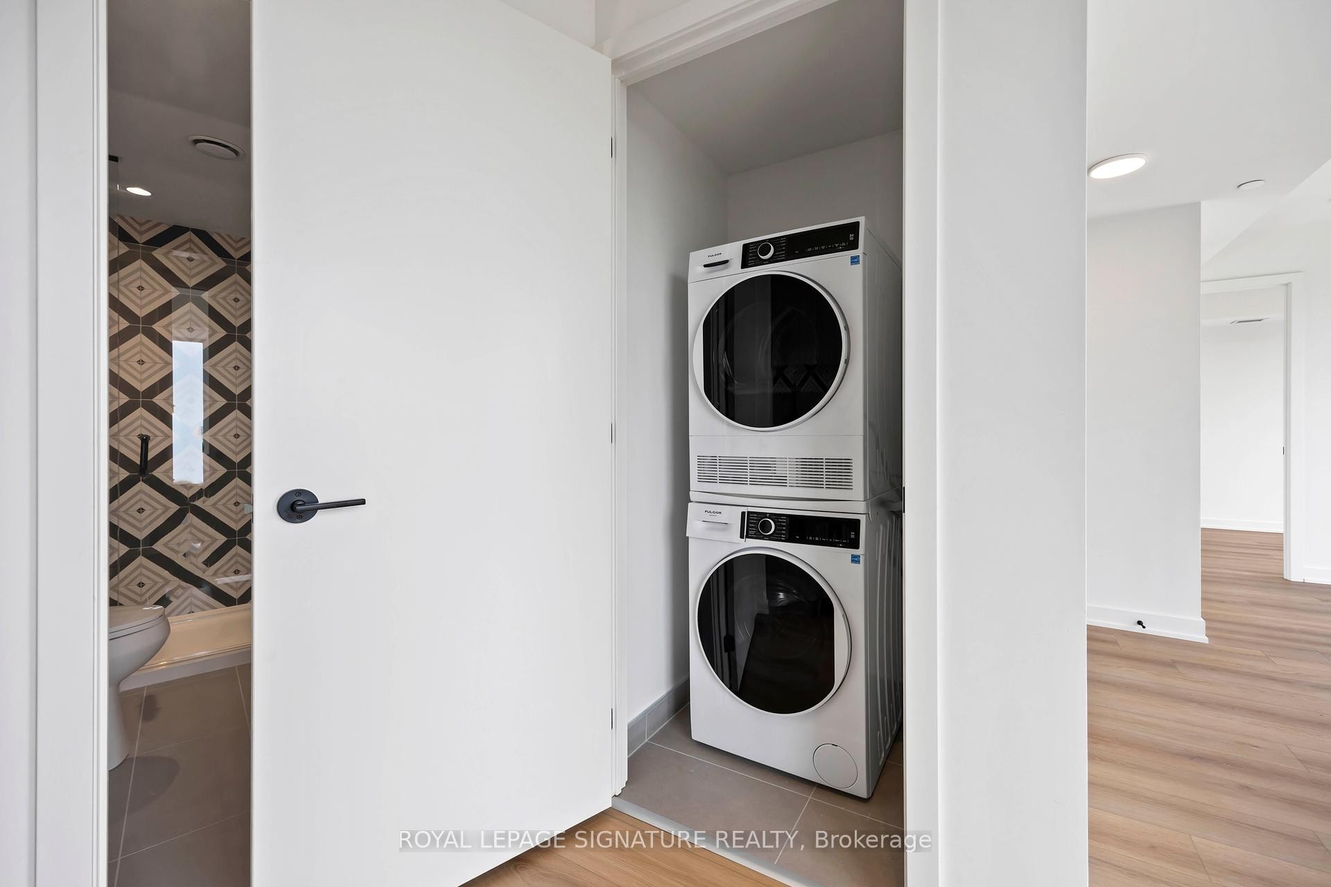 









1200


Dundas

Street West, 803,
Toronto,




ON
M6J 1X4

