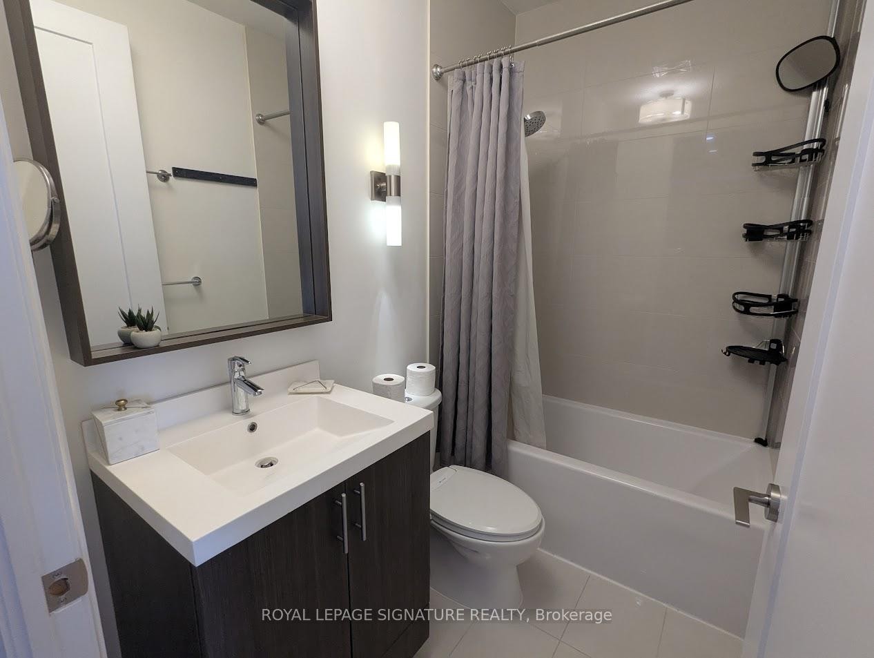 









18


Graydon Hall

Drive, Ph4,
Toronto,




ON
M3A 0A4

