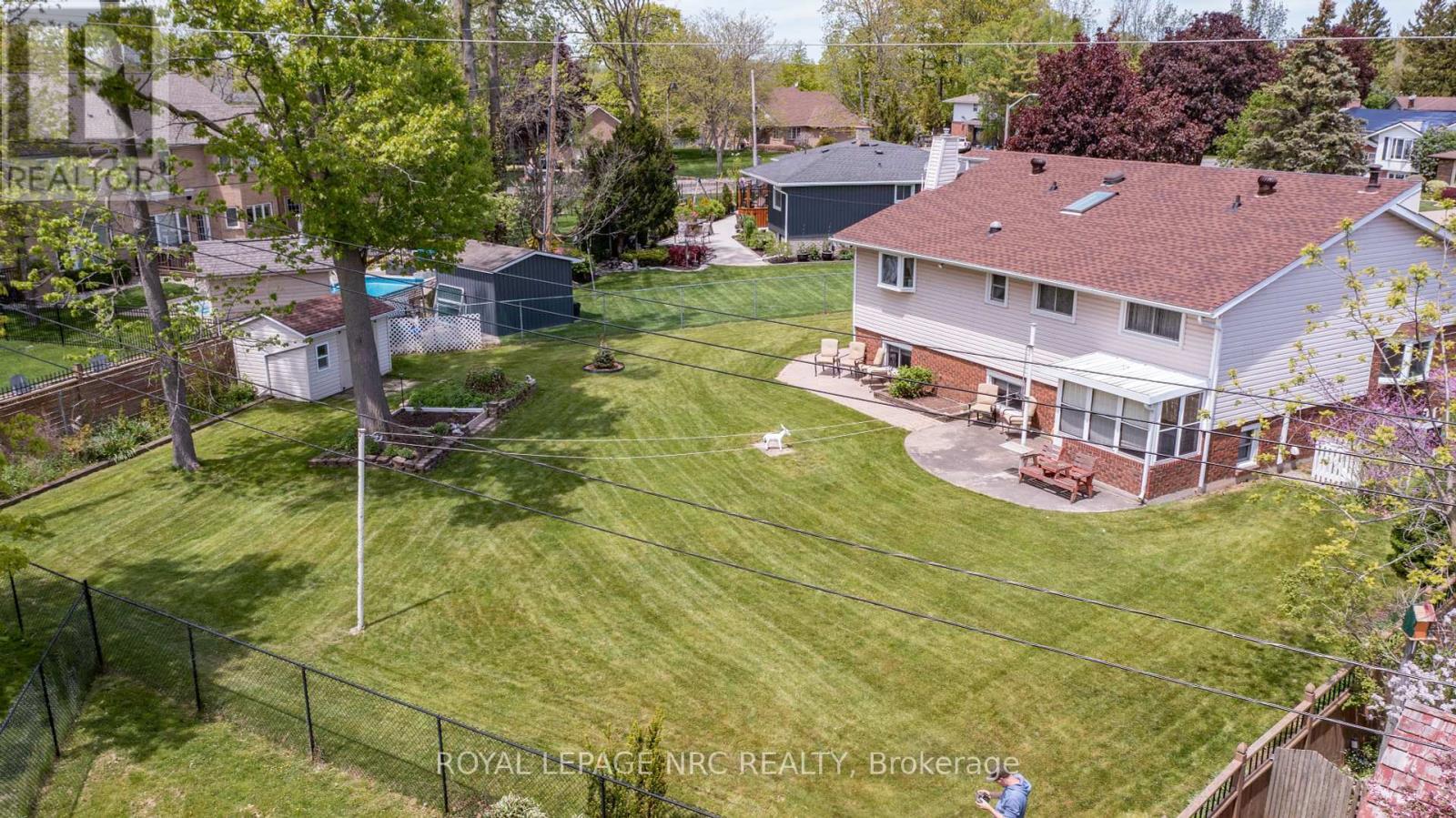 












29 MICHAEL DRIVE N

,
Port Colborne (Sugarloaf),




Ontario
L3K3C4

