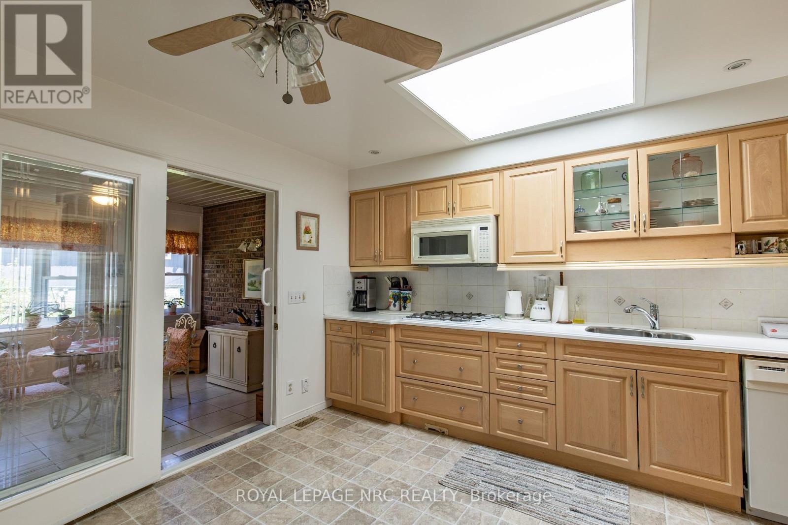 












29 MICHAEL DRIVE N

,
Port Colborne (Sugarloaf),




Ontario
L3K3C4

