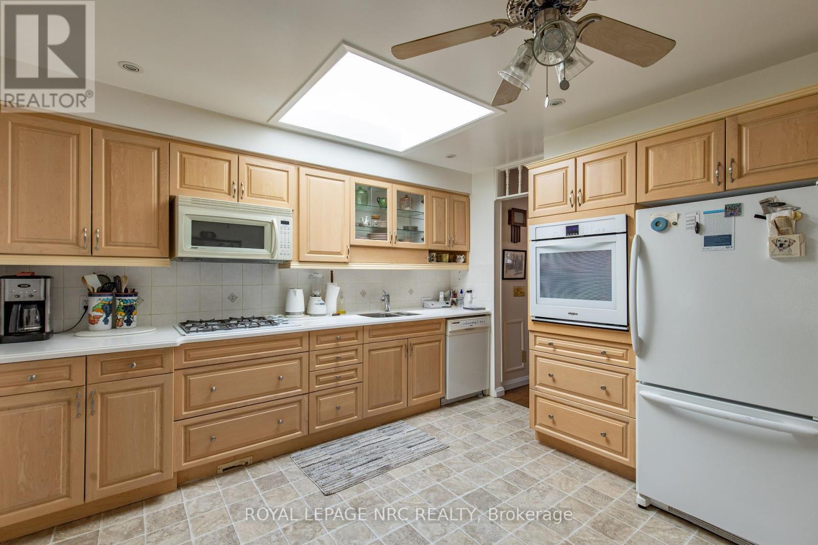 












29 MICHAEL DRIVE N

,
Port Colborne (Sugarloaf),




Ontario
L3K3C4

