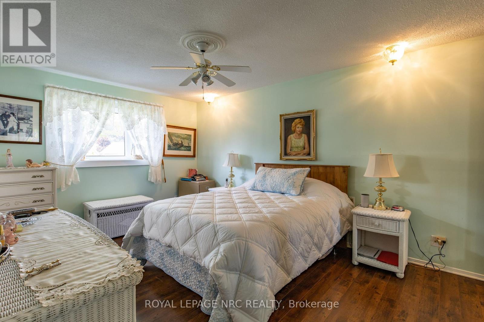 












29 MICHAEL DRIVE N

,
Port Colborne (Sugarloaf),




Ontario
L3K3C4

