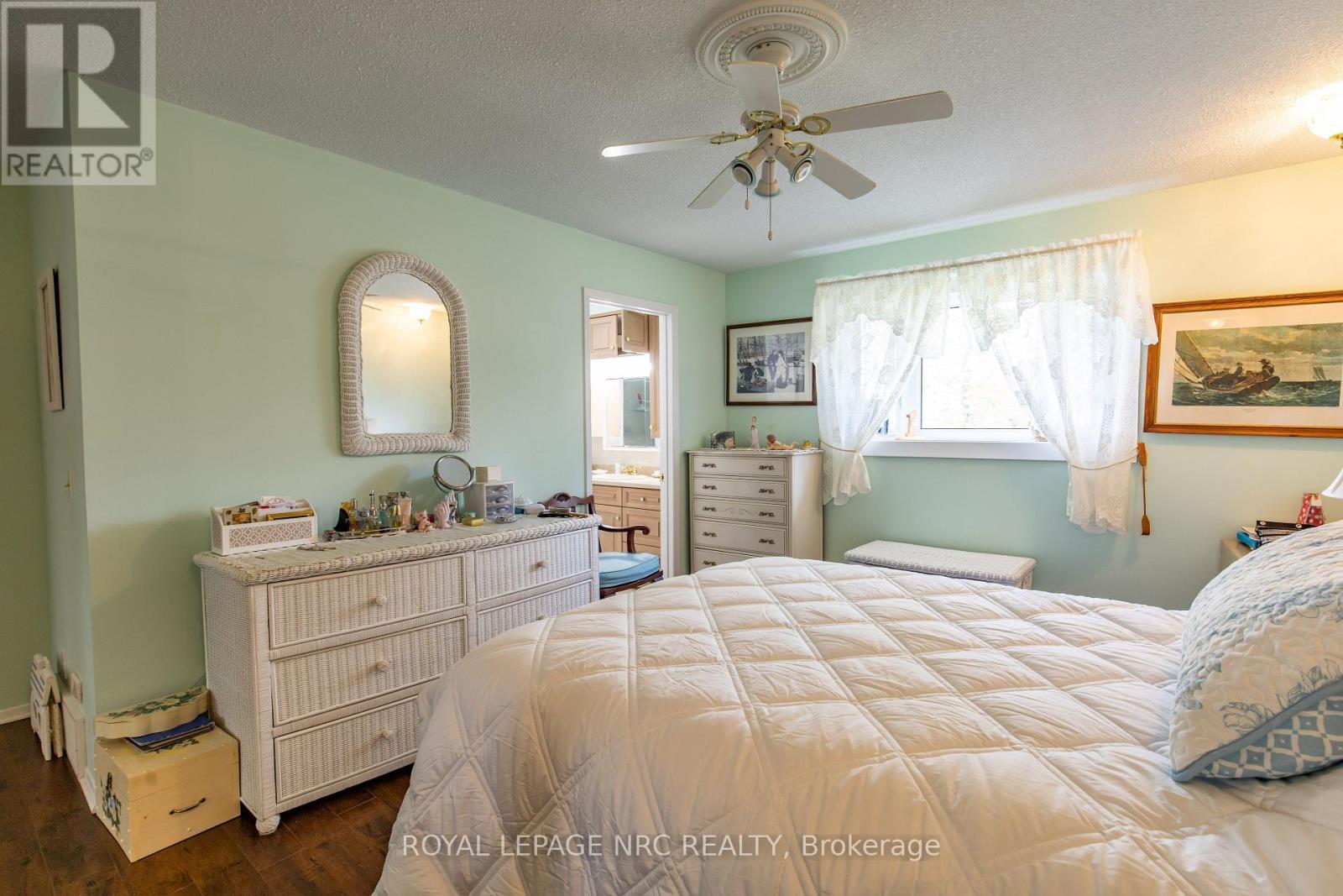 












29 MICHAEL DRIVE N

,
Port Colborne (Sugarloaf),




Ontario
L3K3C4

