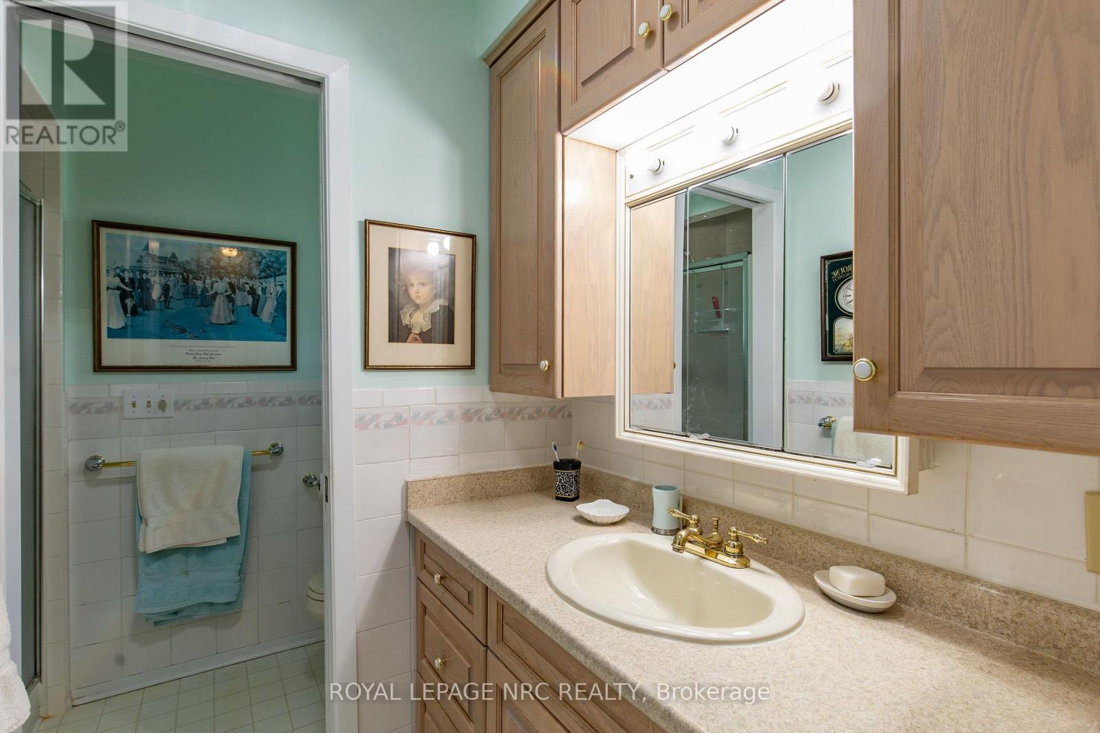 












29 MICHAEL DRIVE N

,
Port Colborne (Sugarloaf),




Ontario
L3K3C4

