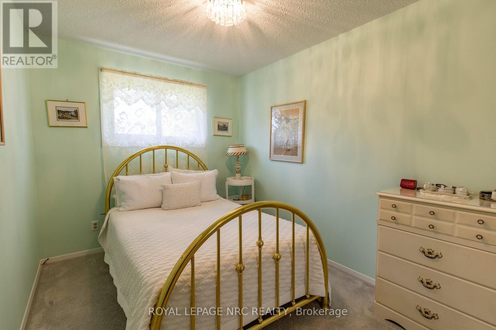 












29 MICHAEL DRIVE N

,
Port Colborne (Sugarloaf),




Ontario
L3K3C4

