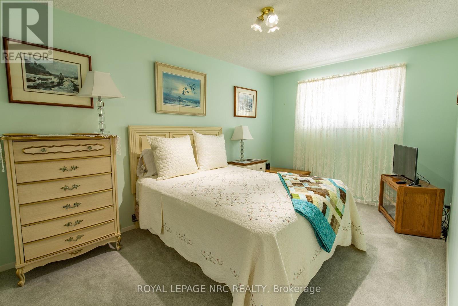 












29 MICHAEL DRIVE N

,
Port Colborne (Sugarloaf),




Ontario
L3K3C4

