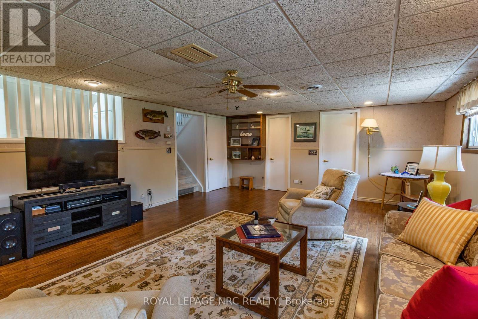 












29 MICHAEL DRIVE N

,
Port Colborne (Sugarloaf),




Ontario
L3K3C4

