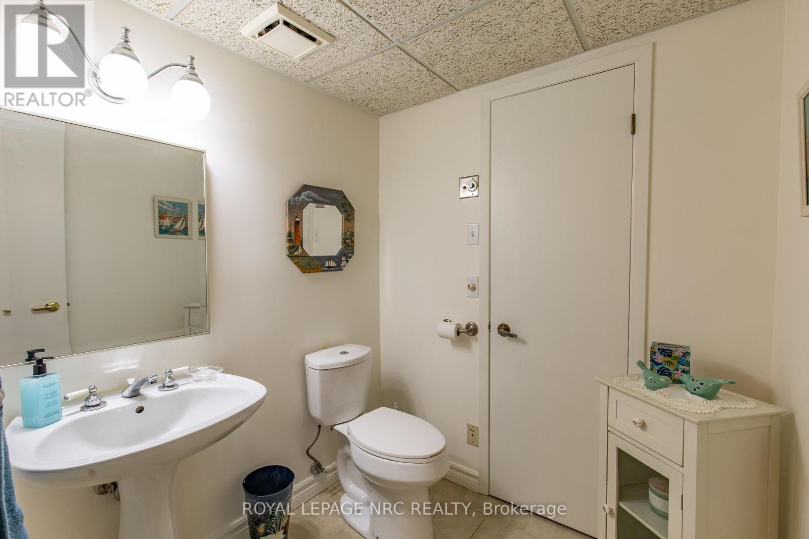 












29 MICHAEL DRIVE N

,
Port Colborne (Sugarloaf),




Ontario
L3K3C4

