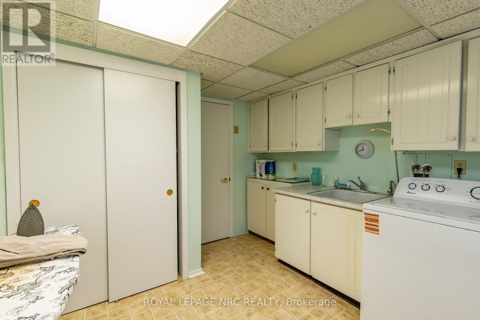 












29 MICHAEL DRIVE N

,
Port Colborne (Sugarloaf),




Ontario
L3K3C4

