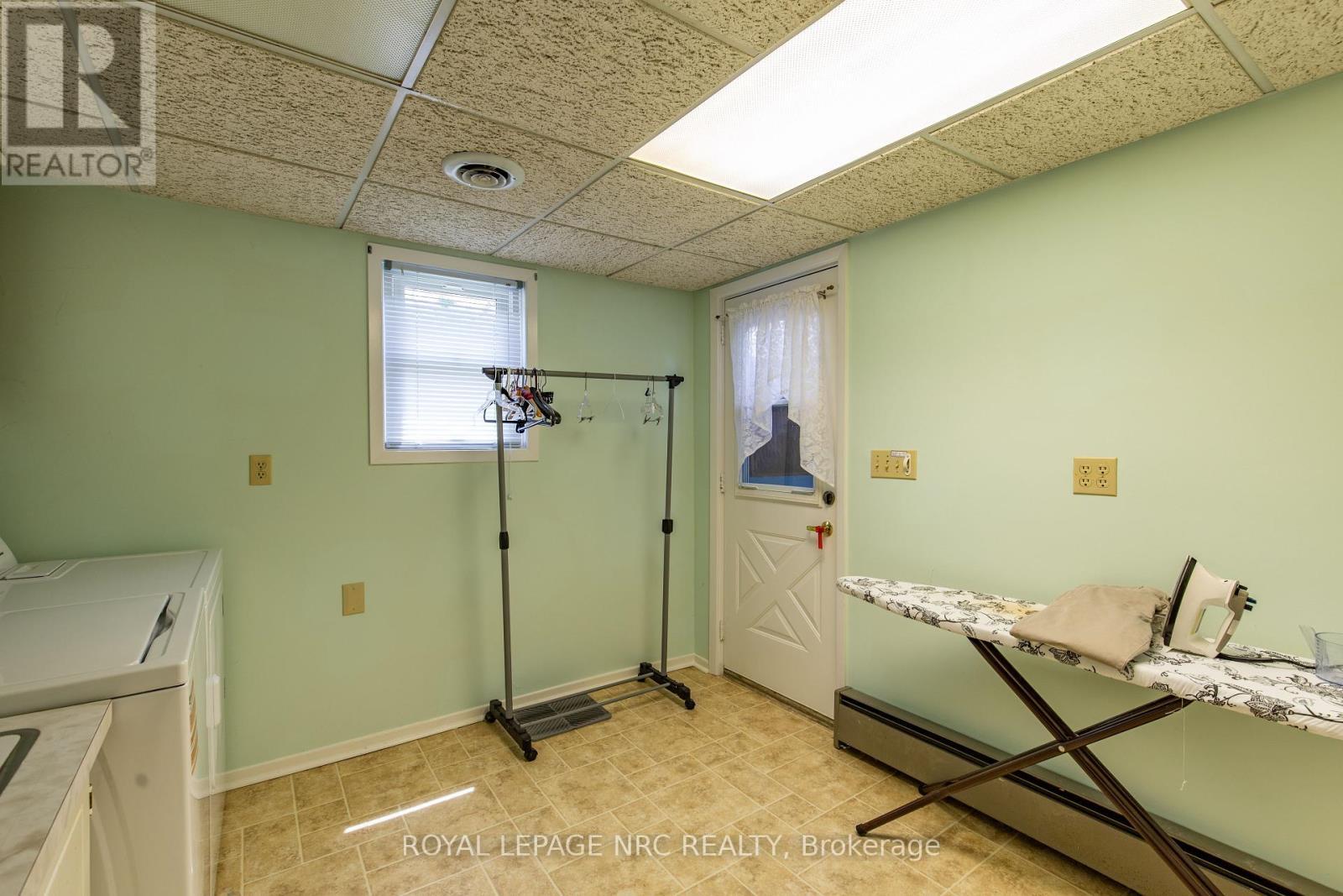 












29 MICHAEL DRIVE N

,
Port Colborne (Sugarloaf),




Ontario
L3K3C4

