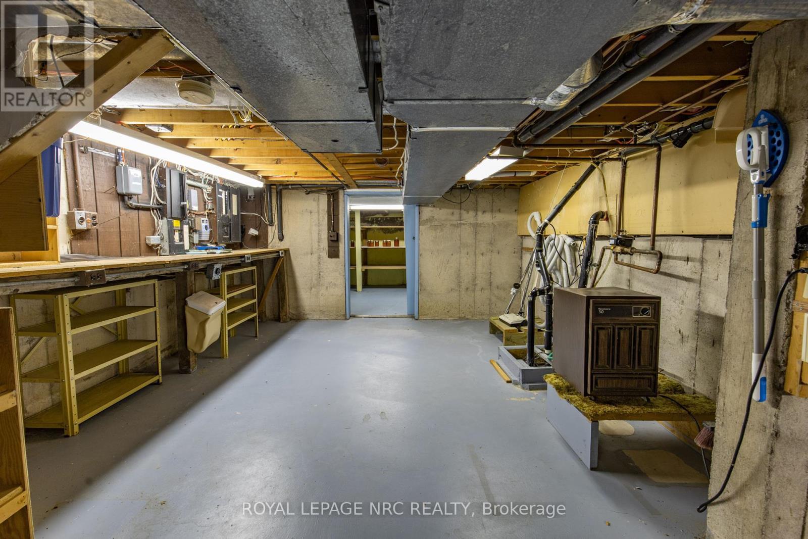 












29 MICHAEL DRIVE N

,
Port Colborne (Sugarloaf),




Ontario
L3K3C4

