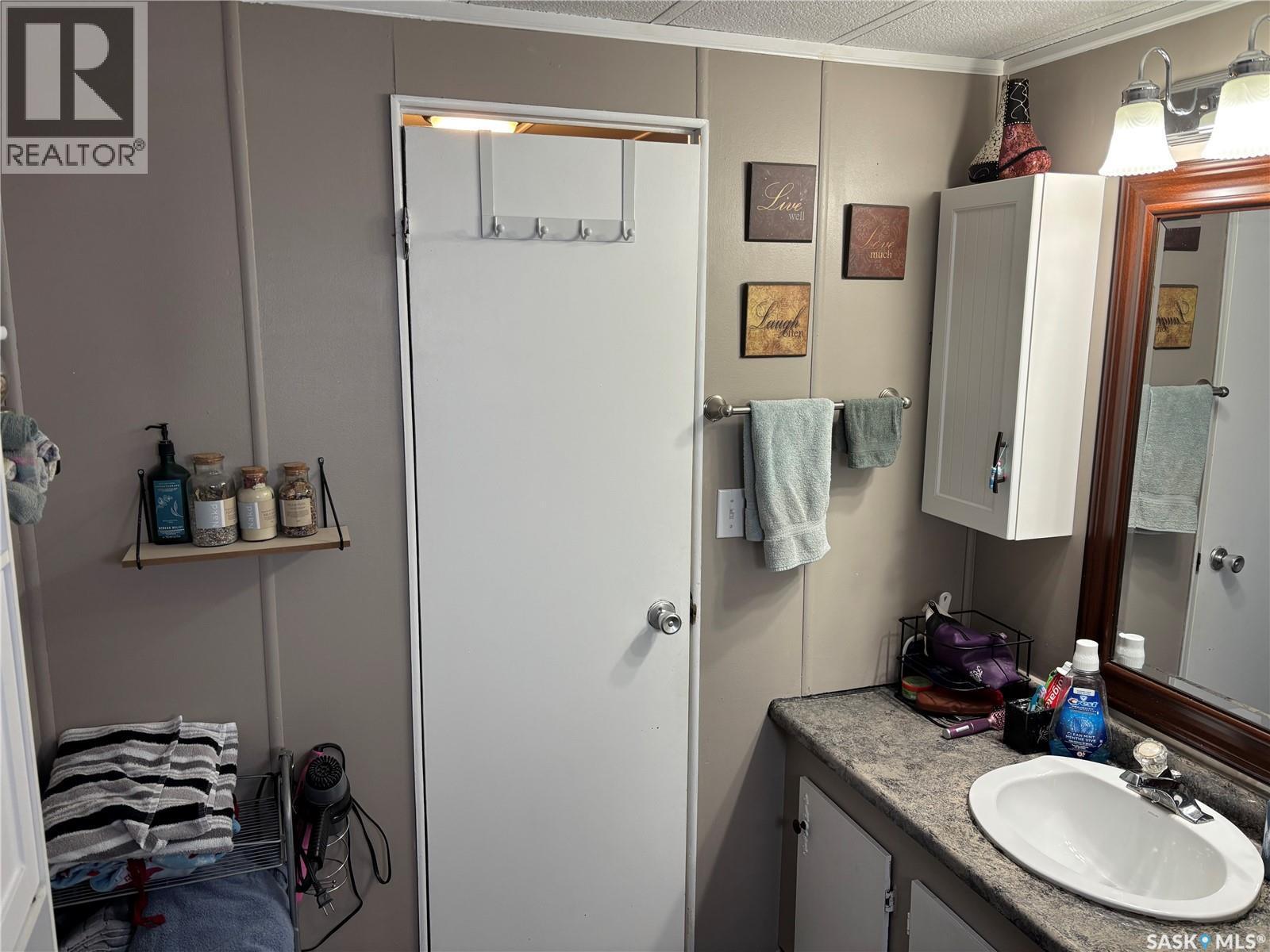 












14 Prairie Winds ESTATES

,
Kindersley,




Saskatchewan
S0L1S2

