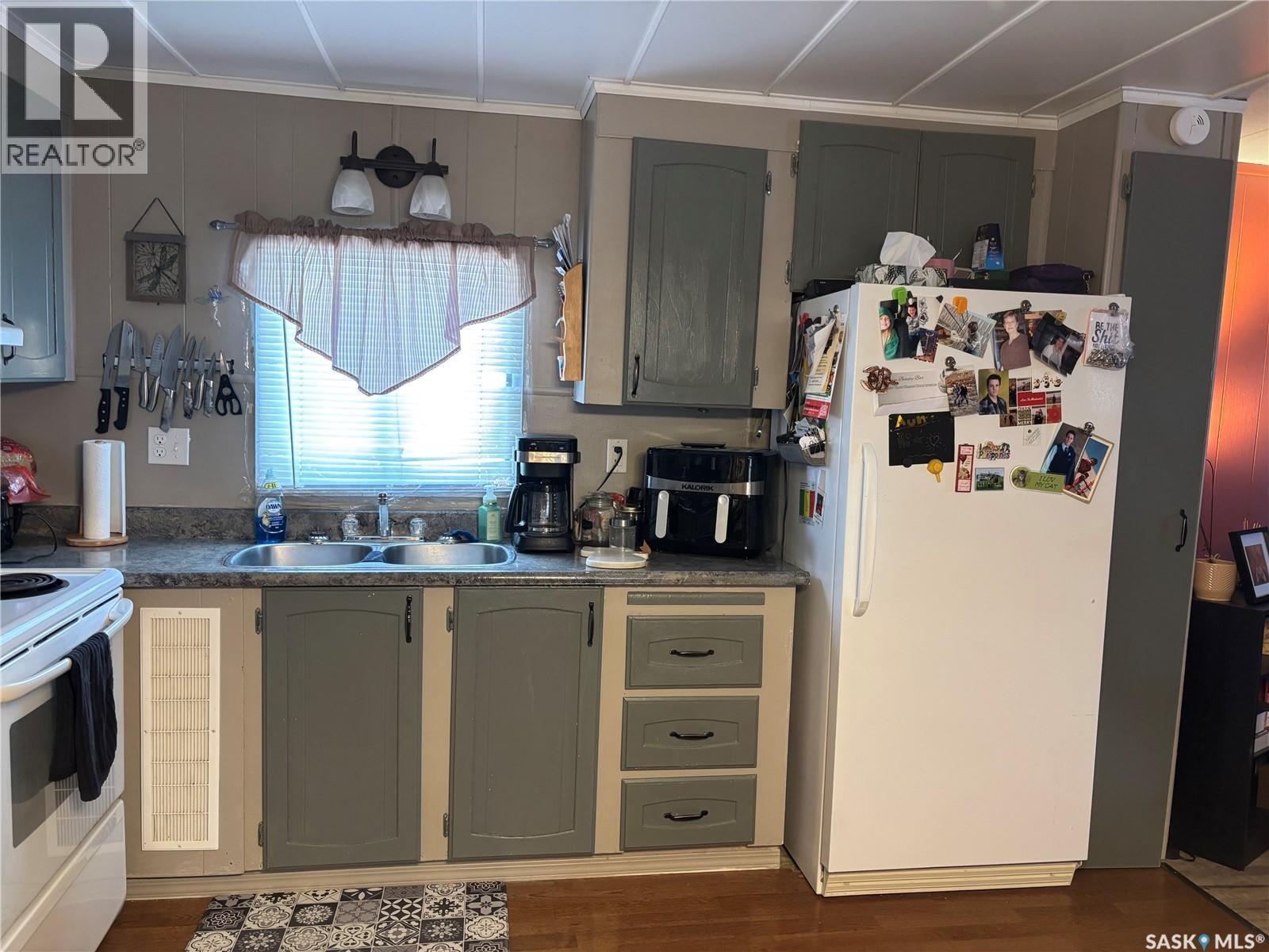 












14 Prairie Winds ESTATES

,
Kindersley,




Saskatchewan
S0L1S2

