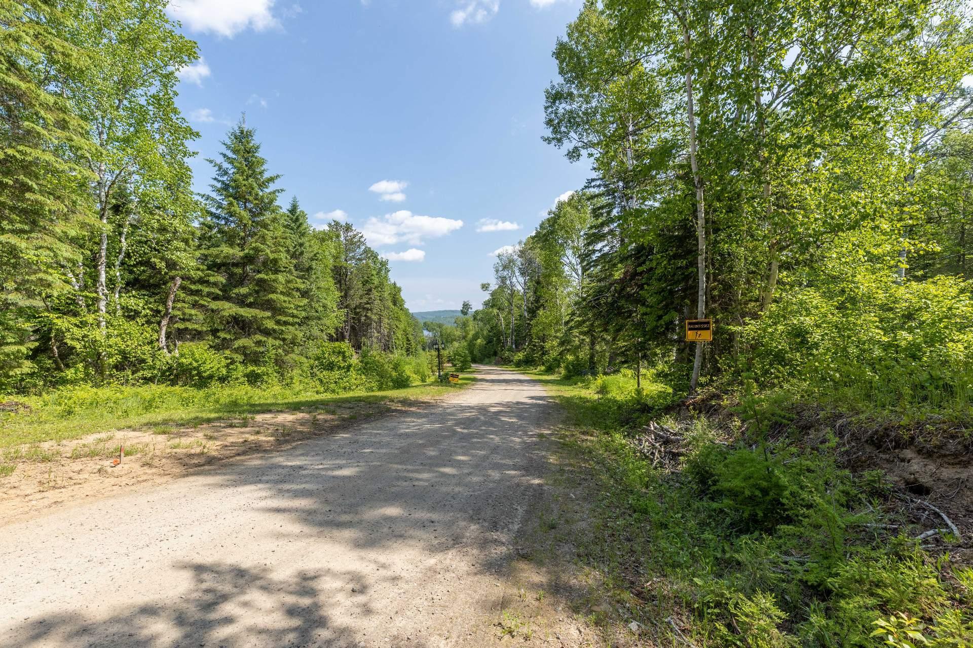 












Ch. Caroline

,
Saint-Michel-des-Saints,







QC
J0K3B0

