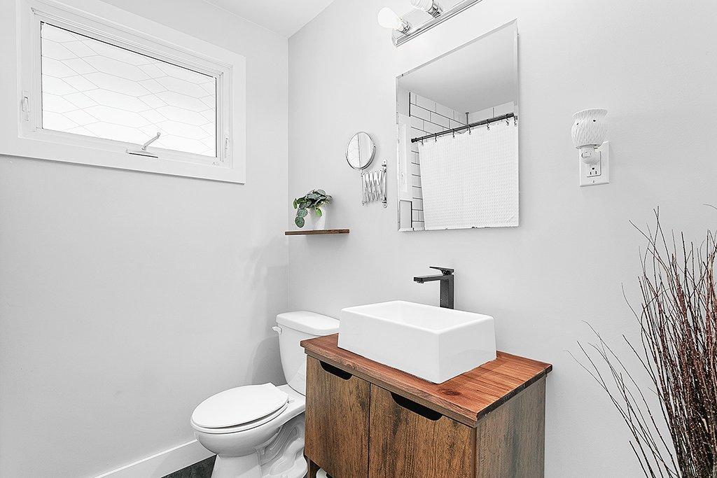 









763


Ch. John-Dale

,
Shawville,




QC
J0X2Y0

