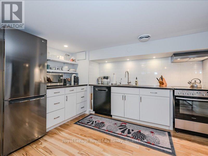 












80 LONDON ROAD W

,
Guelph (Exhibition Park),




Ontario
N1H2B7

